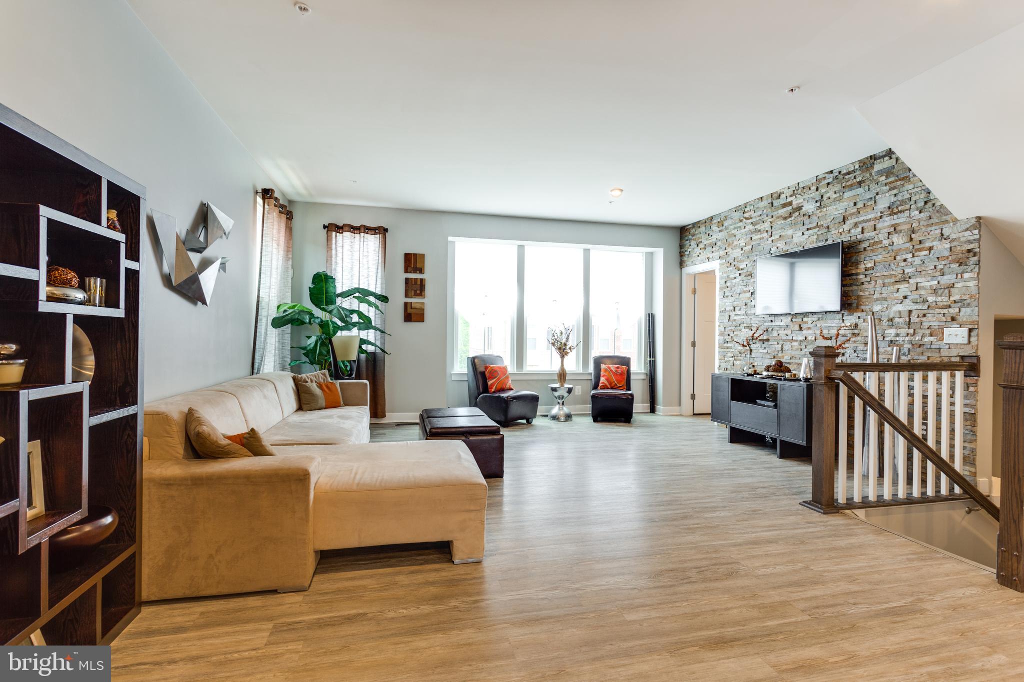 ST CHARLES SUB - Residential Lease