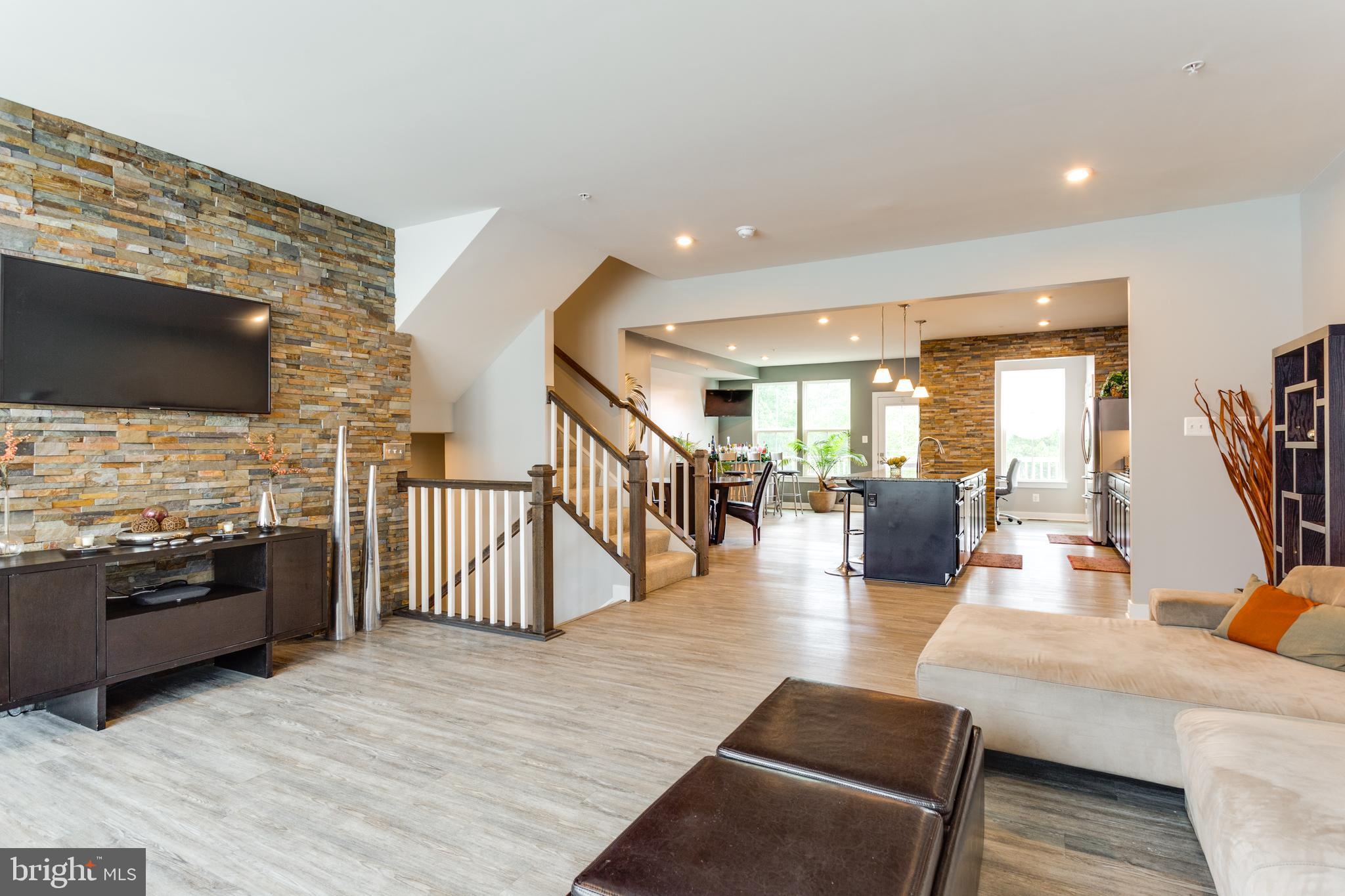 ST CHARLES SUB - Residential Lease