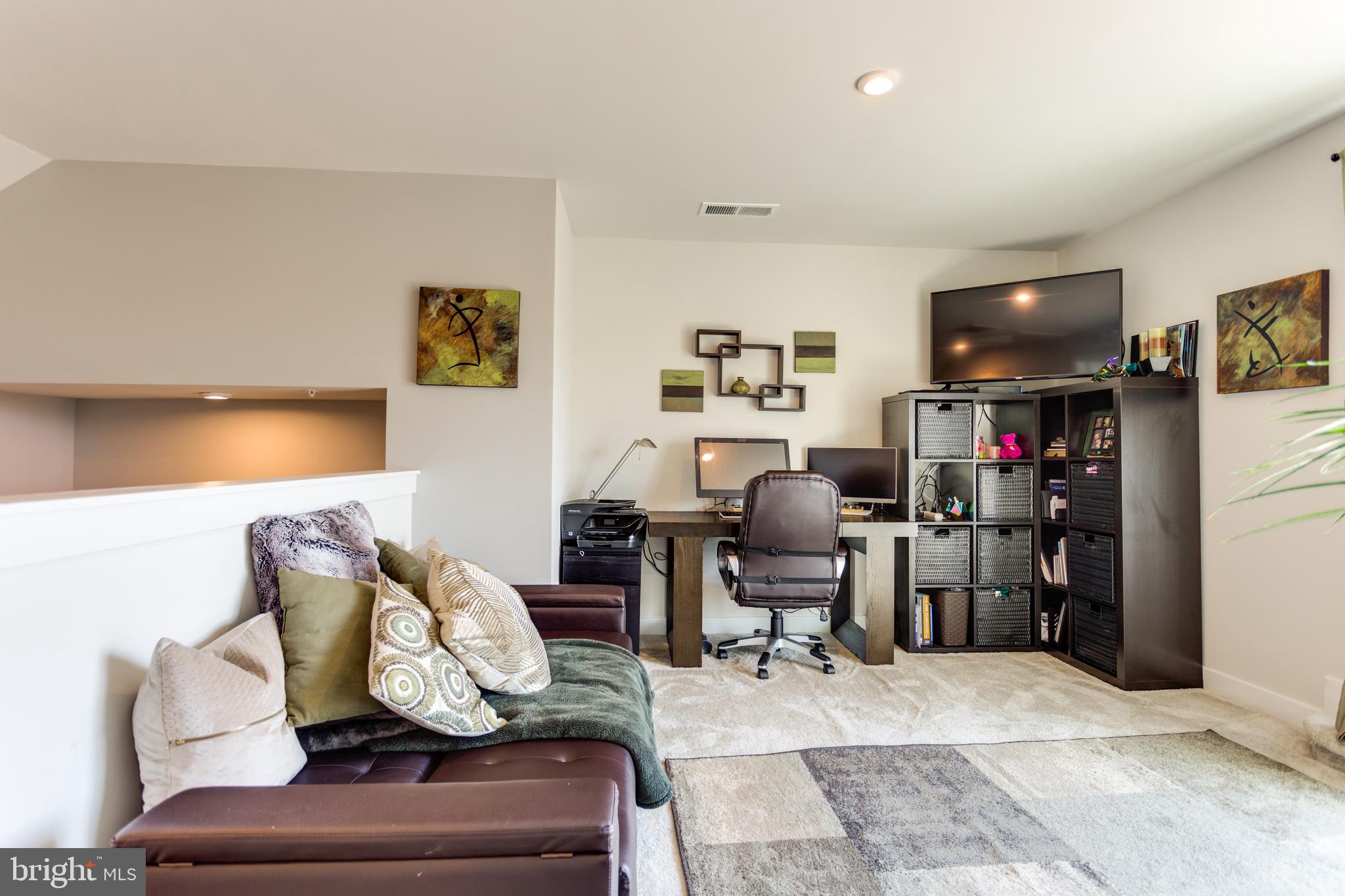 ST CHARLES SUB - Residential Lease