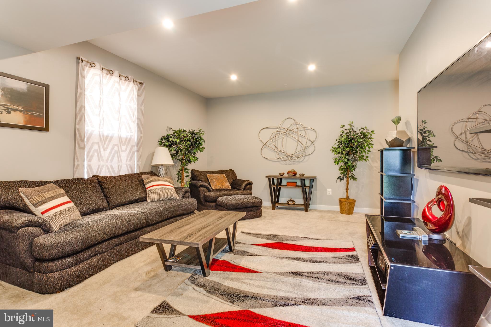 ST CHARLES SUB - Residential Lease