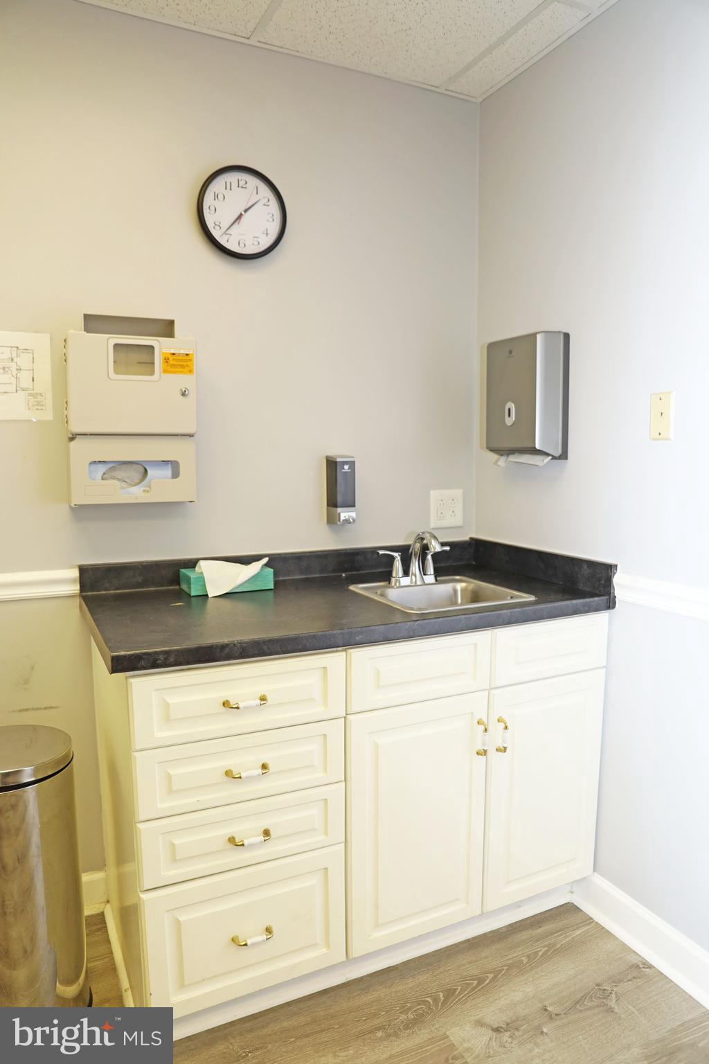 BRIARWOOD PROFESSIONAL BUILDING - Commercial Lease