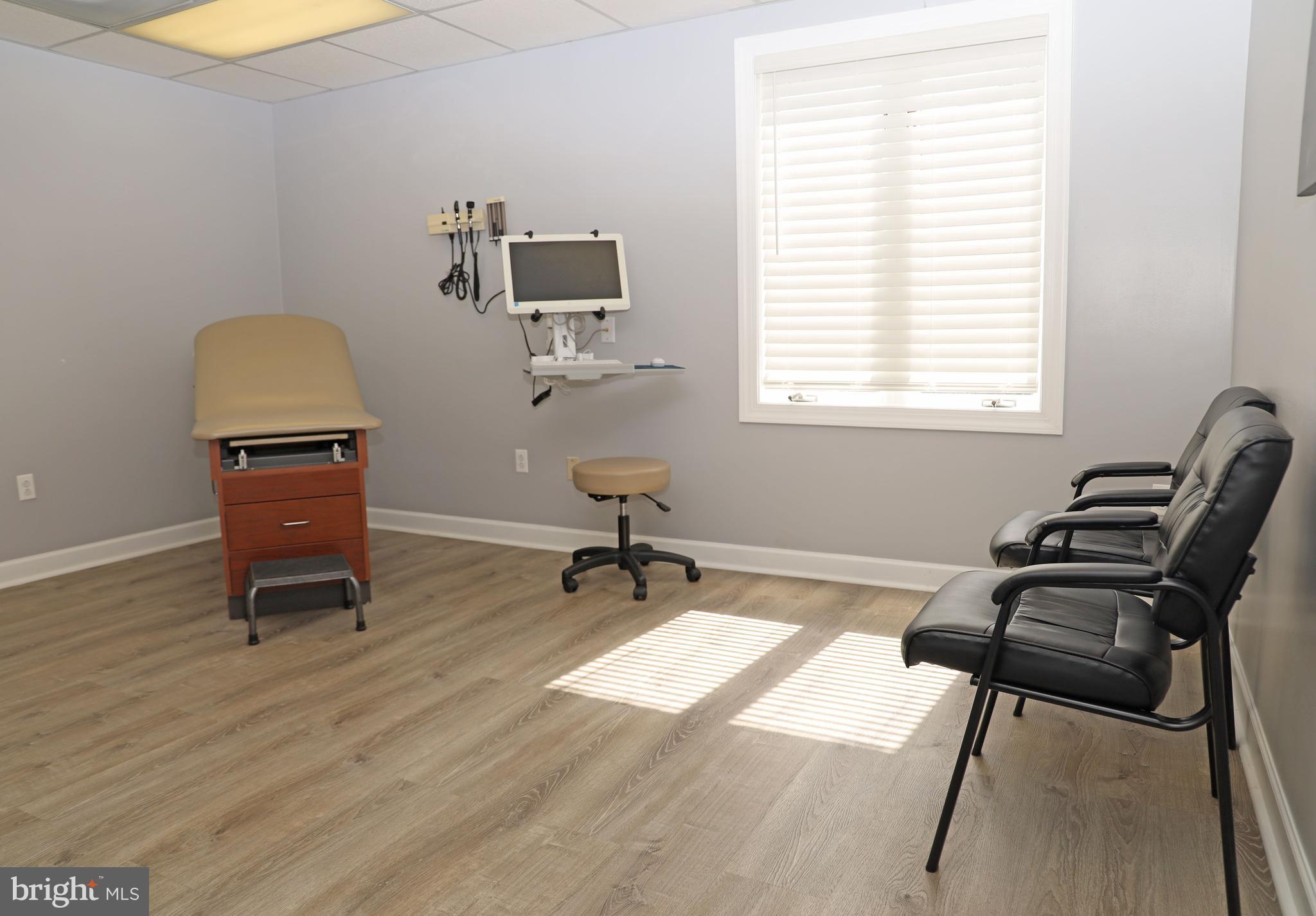 BRIARWOOD PROFESSIONAL BUILDING - Commercial Lease