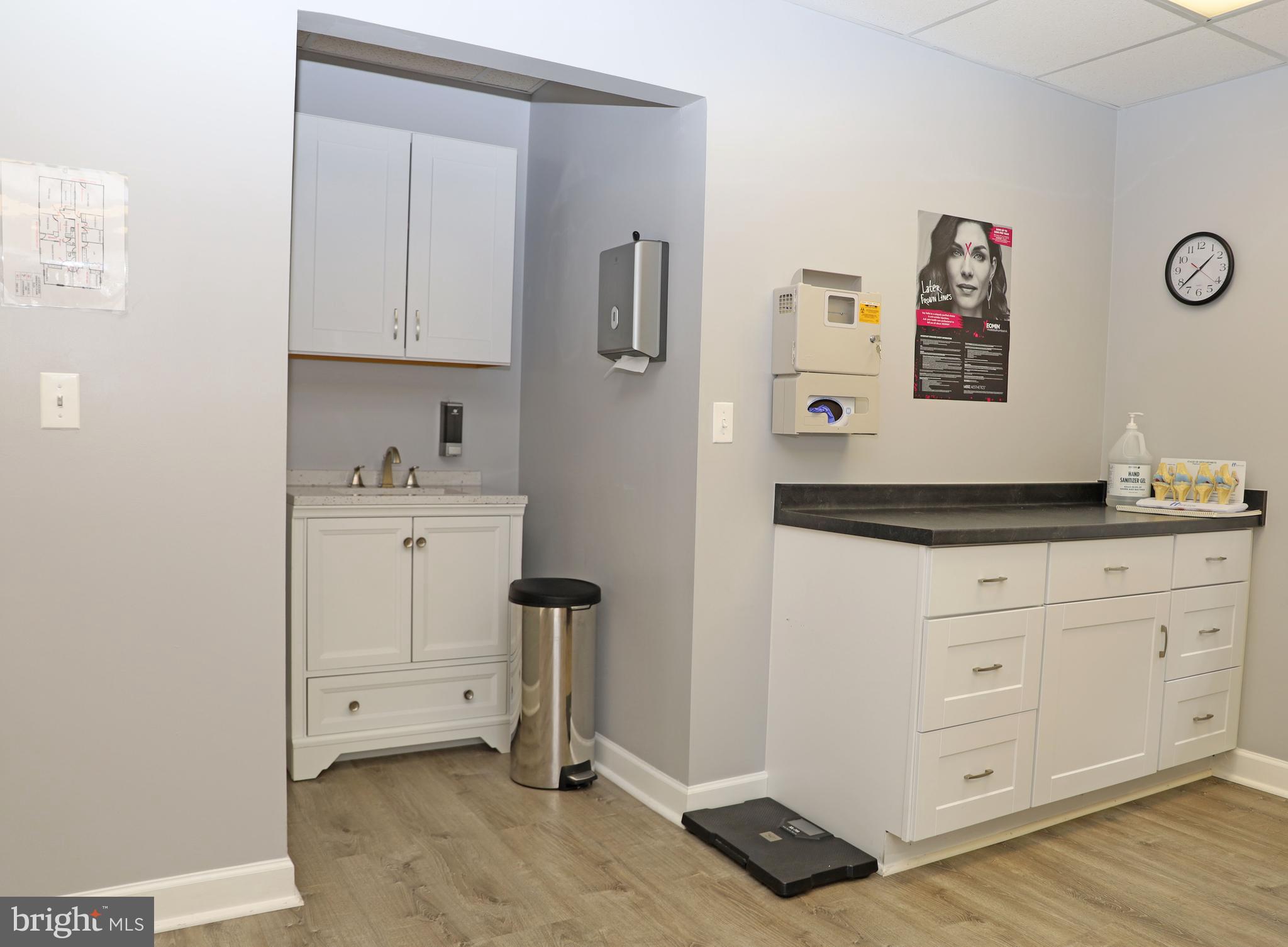 BRIARWOOD PROFESSIONAL BUILDING - Commercial Lease