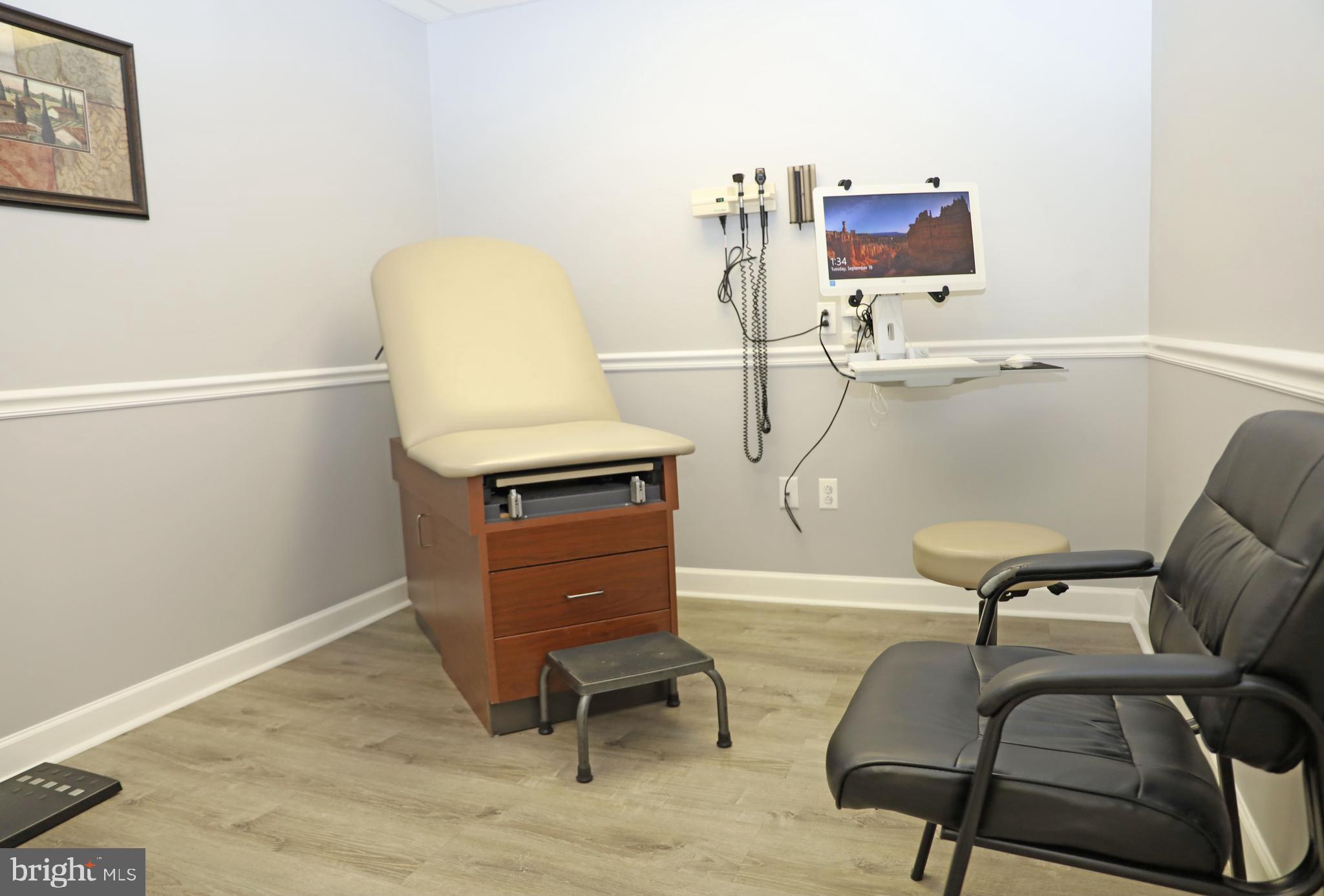 BRIARWOOD PROFESSIONAL BUILDING - Commercial Lease