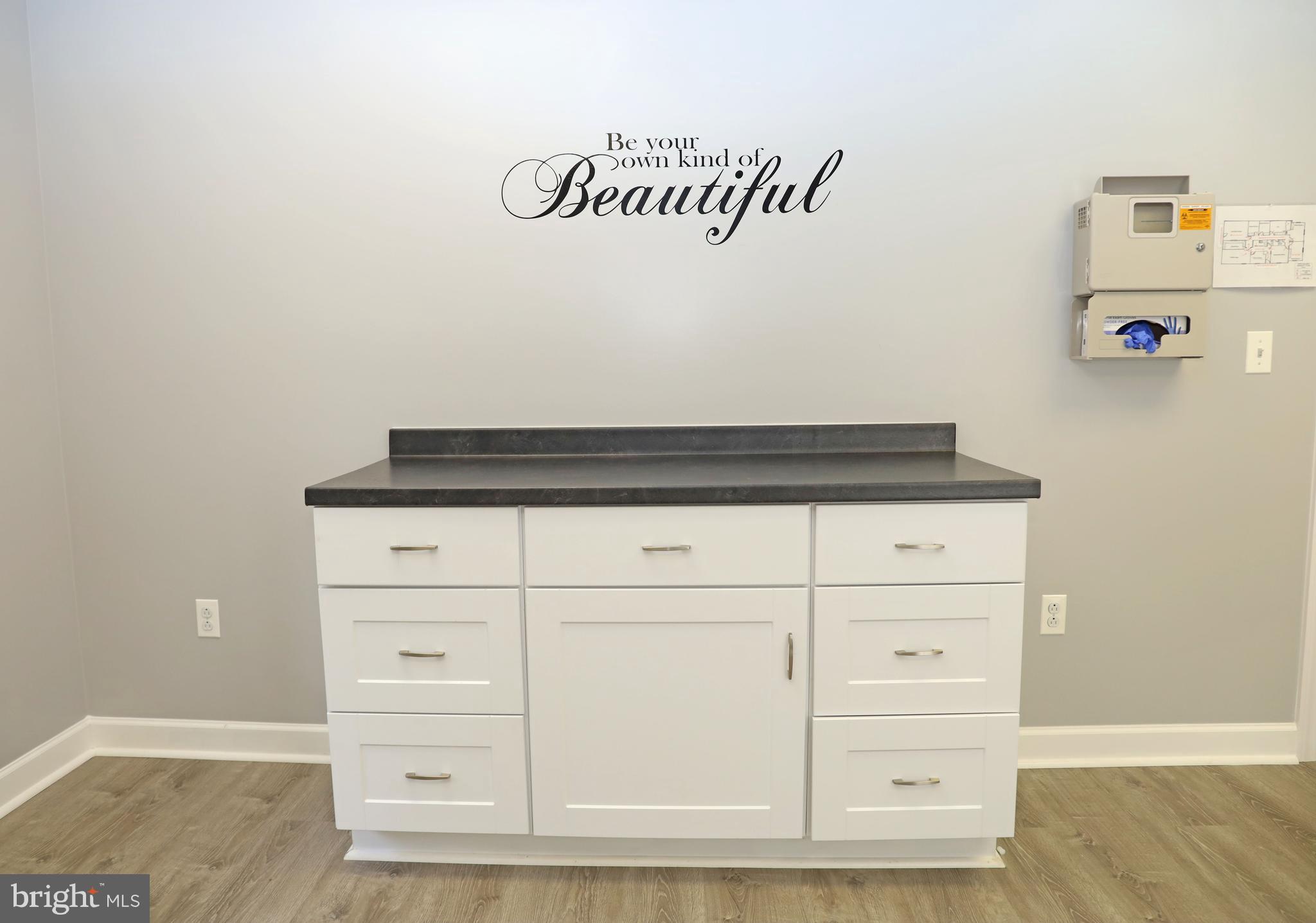 BRIARWOOD PROFESSIONAL BUILDING - Commercial Lease