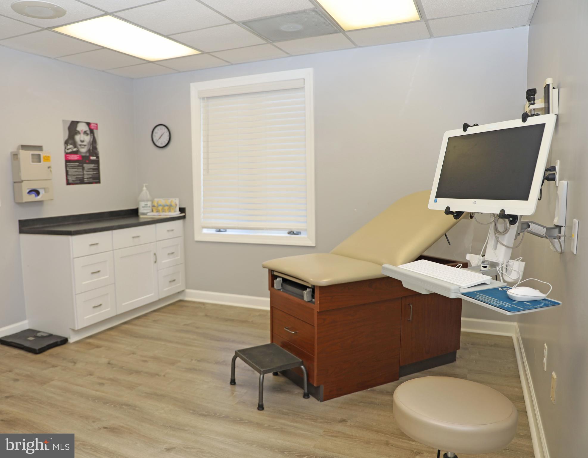 BRIARWOOD PROFESSIONAL BUILDING - Commercial Lease