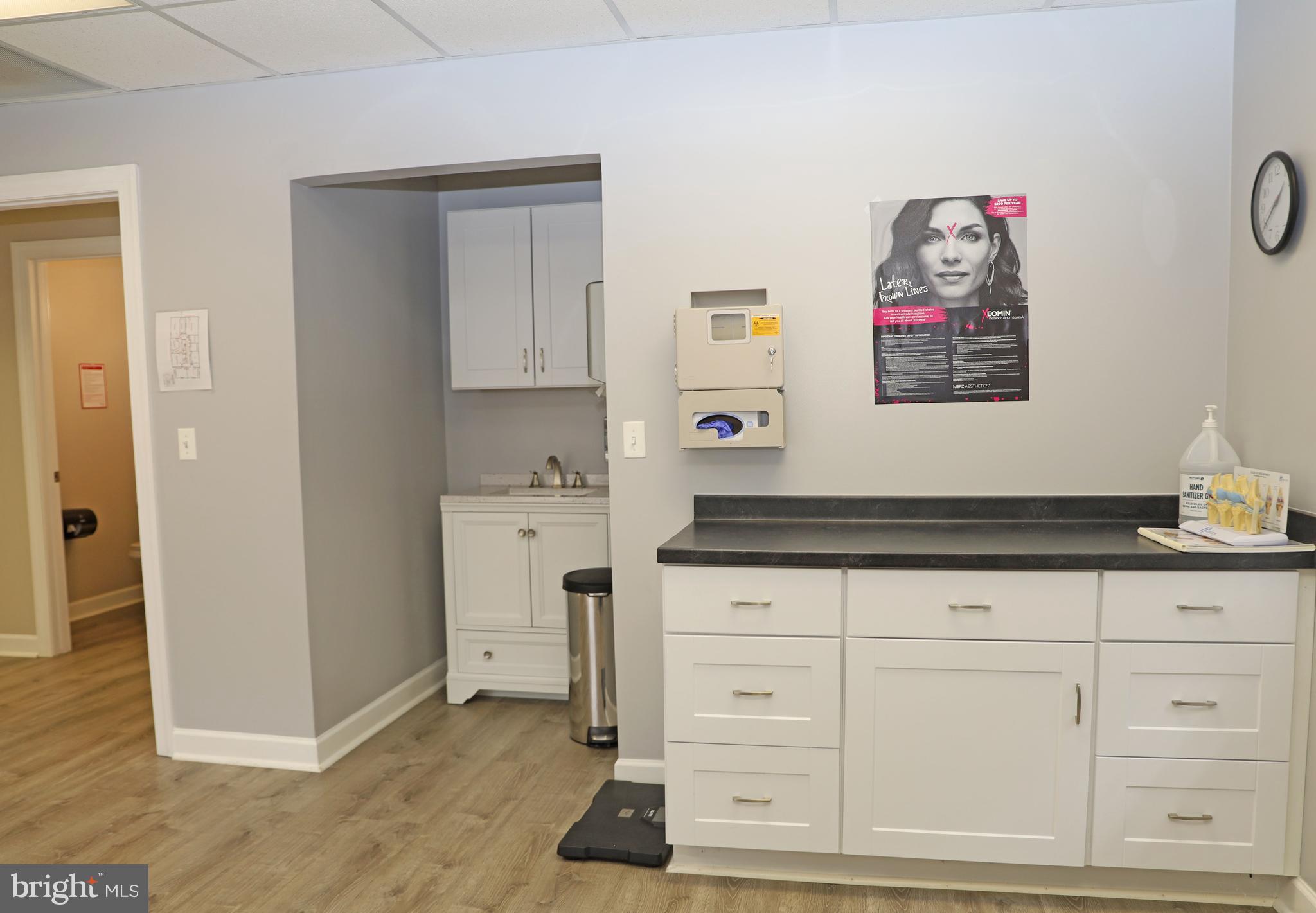 BRIARWOOD PROFESSIONAL BUILDING - Commercial Lease