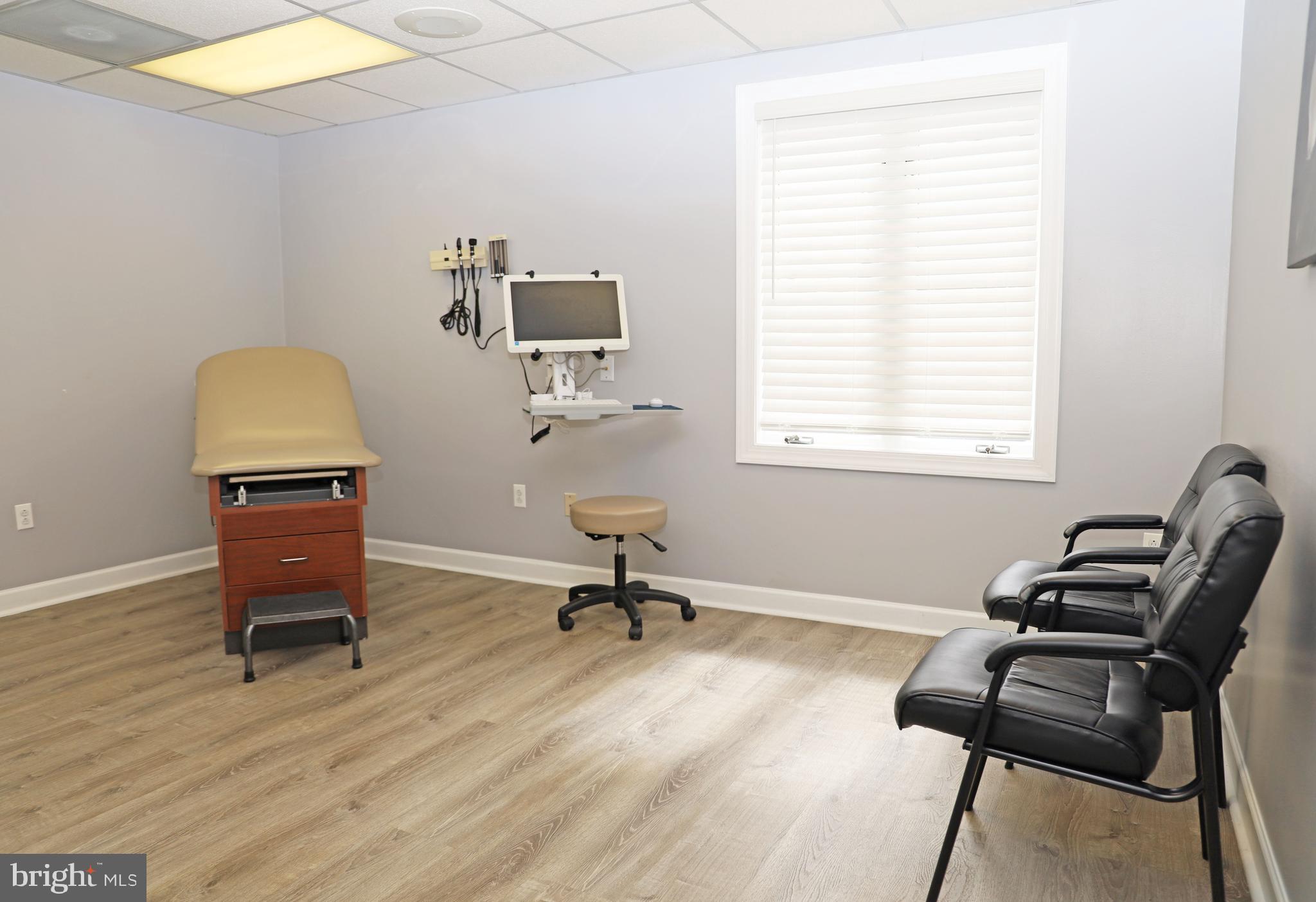 BRIARWOOD PROFESSIONAL BUILDING - Commercial Lease