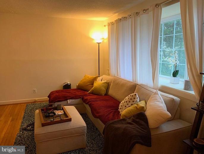 HOLLIN HALL VILLAGE - Residential Lease