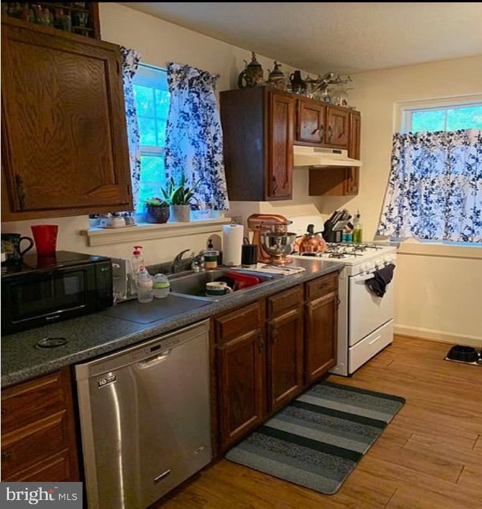 HOLLIN HALL VILLAGE - Residential Lease