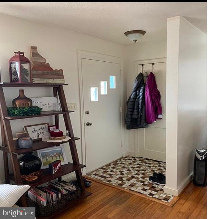 HOLLIN HALL VILLAGE - Residential Lease