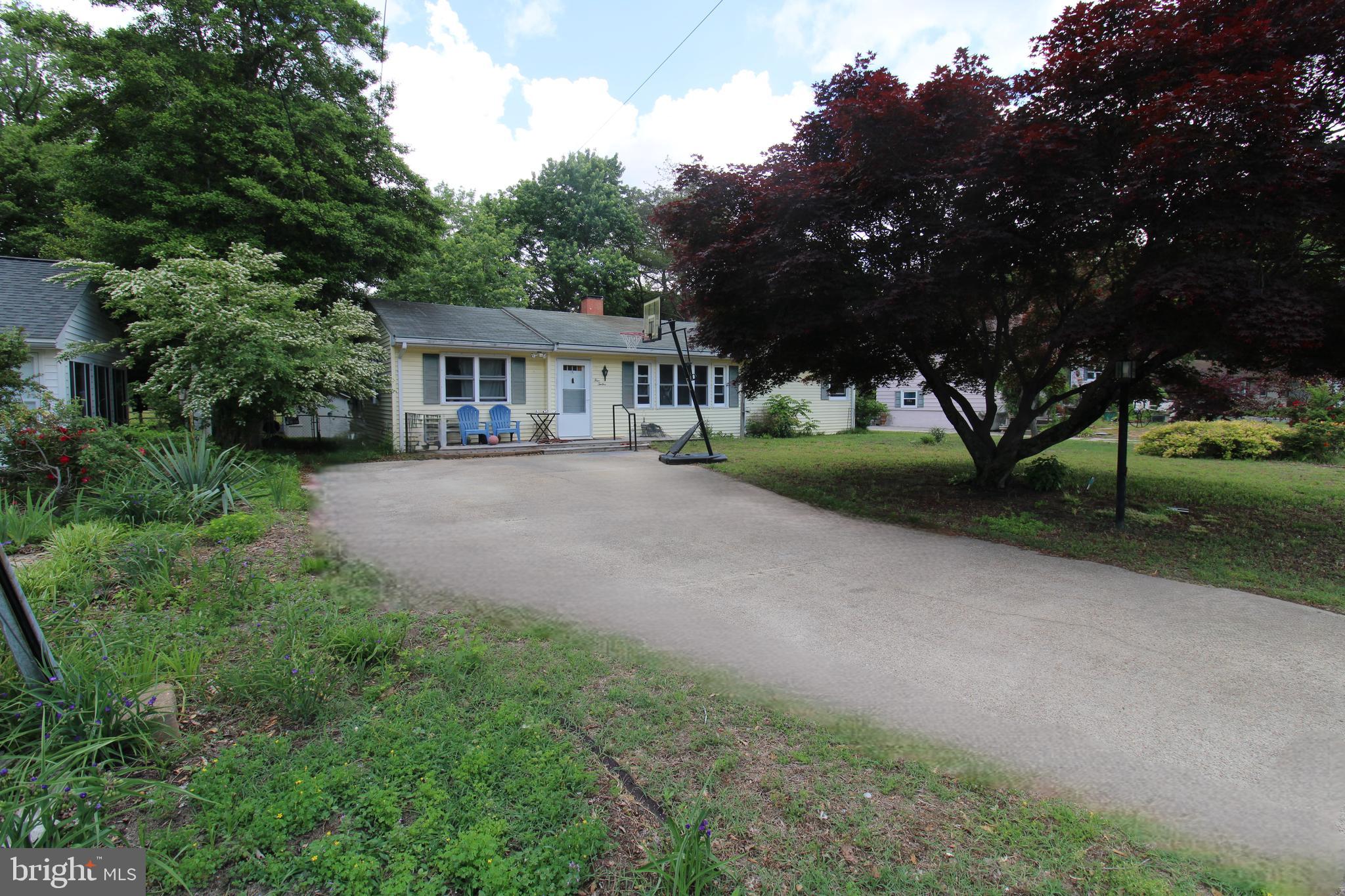 512 REGENCY DRIVE