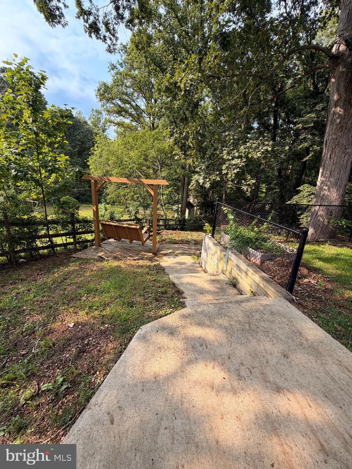27087 DOGWOOD LANE