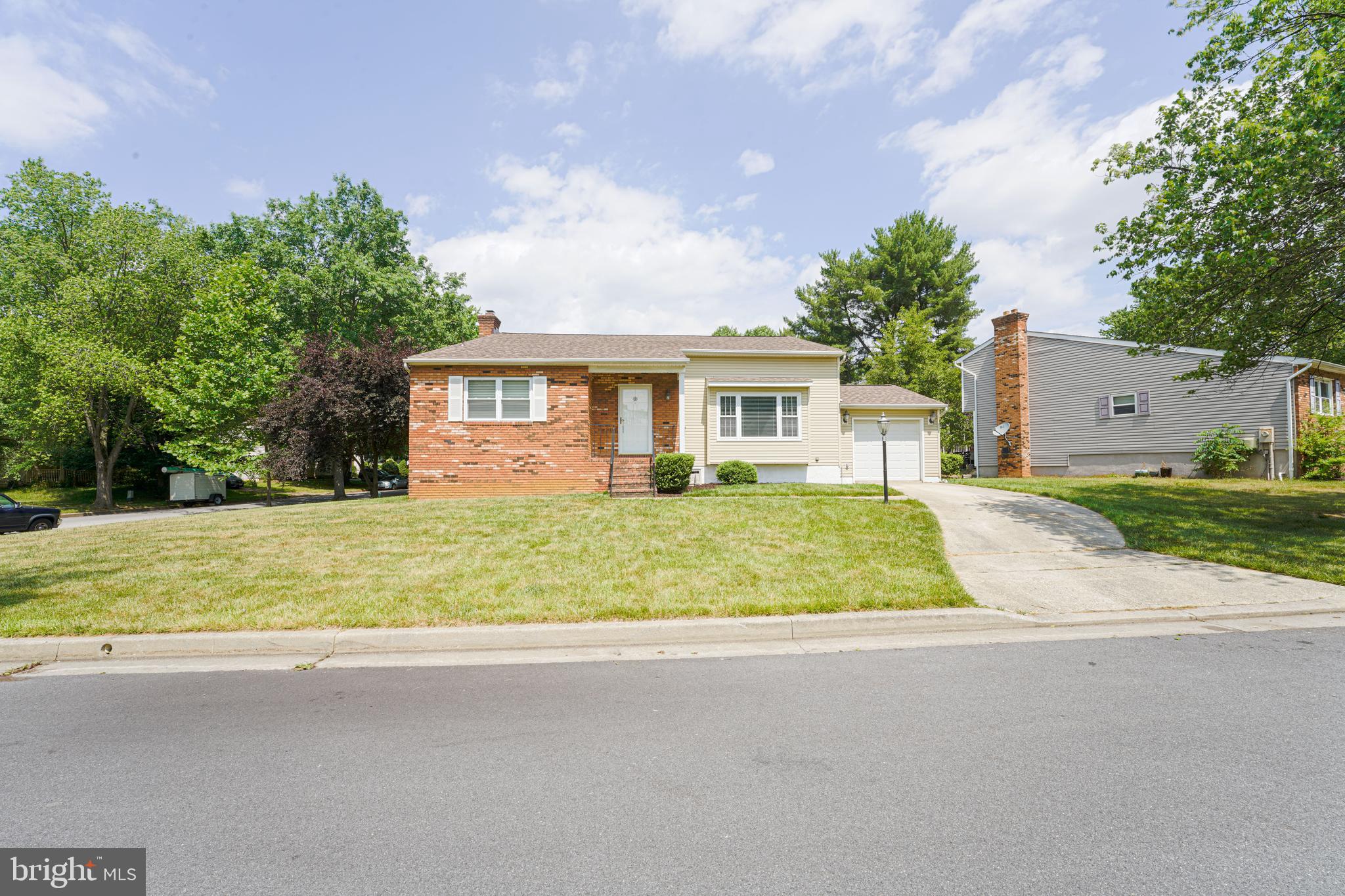 HUNTINGTON EAST - Residential