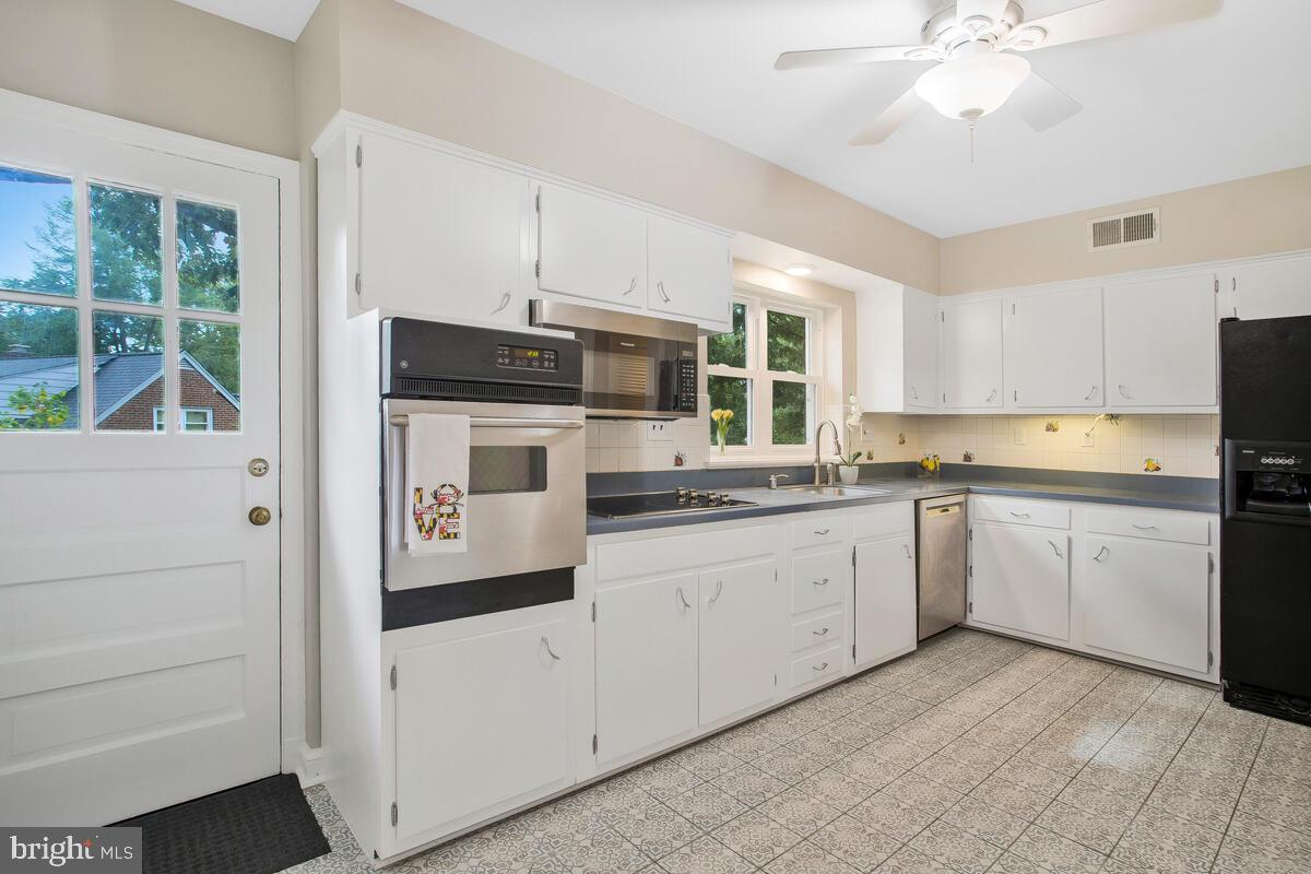 COLLEGE HEIGHTS ESTATES - Residential