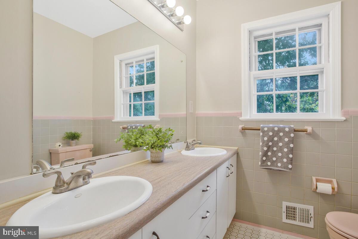 COLLEGE HEIGHTS ESTATES - Residential