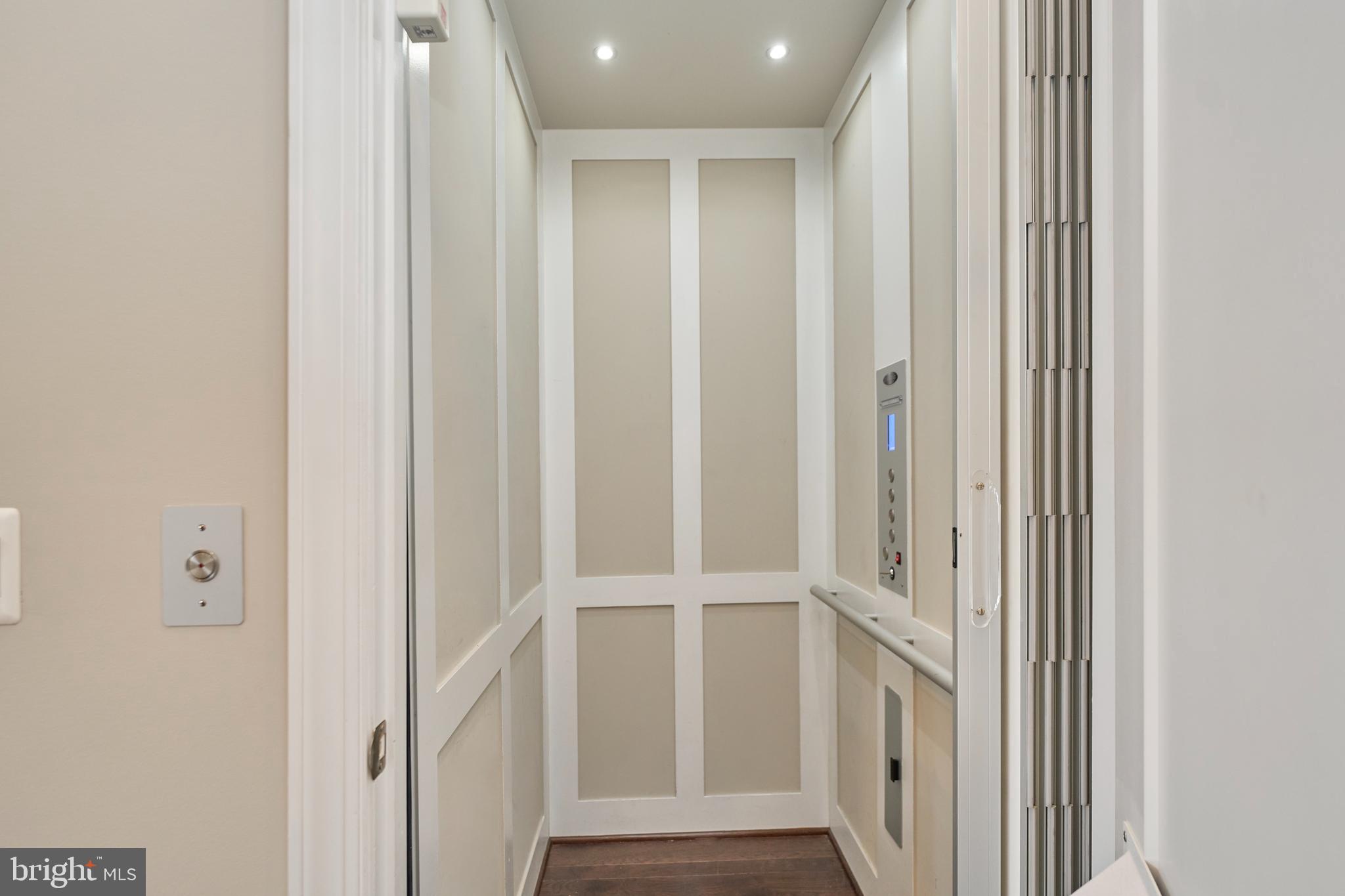 ONE LOUDOUN - Residential Lease