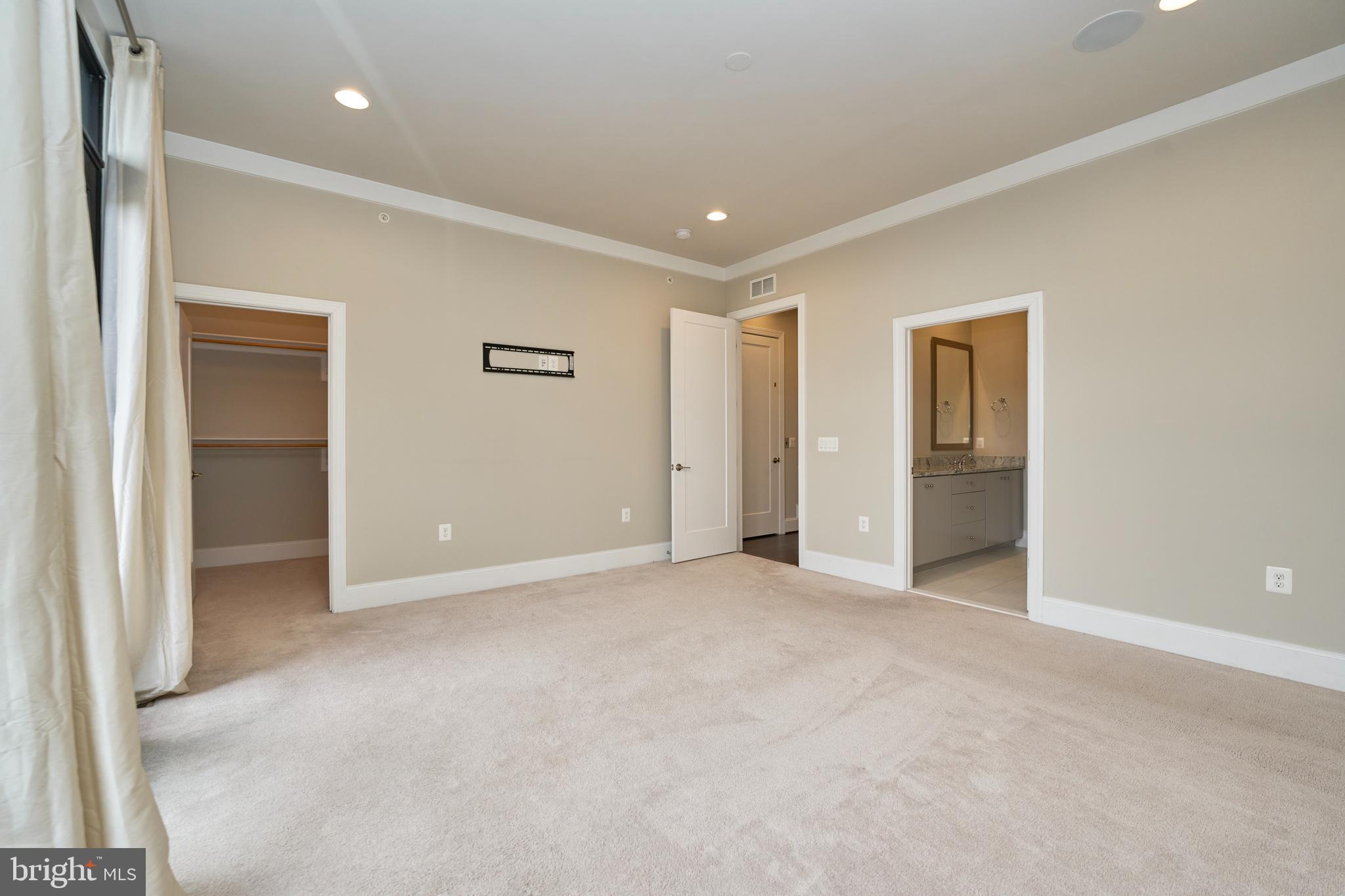 ONE LOUDOUN - Residential Lease