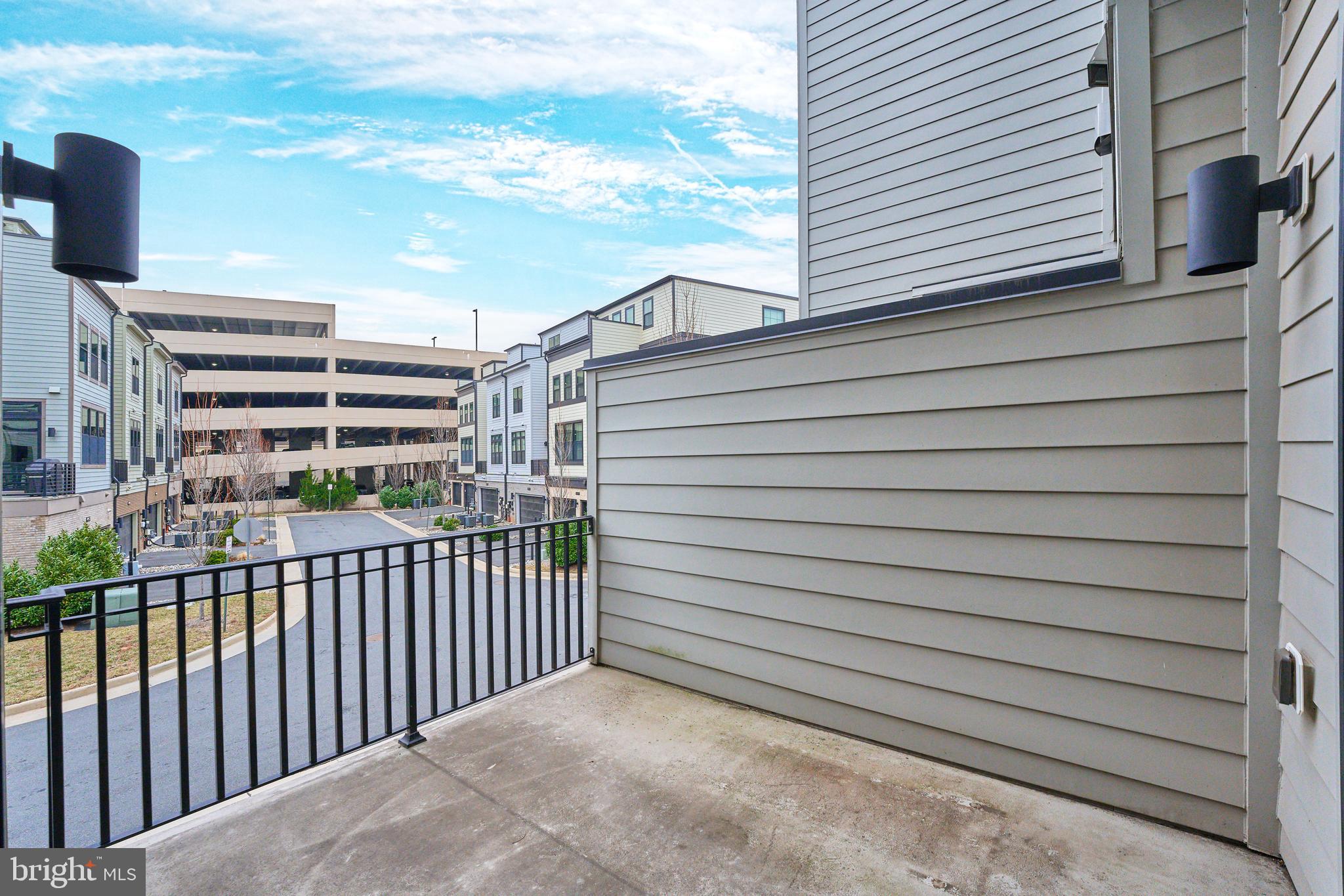 ONE LOUDOUN - Residential Lease