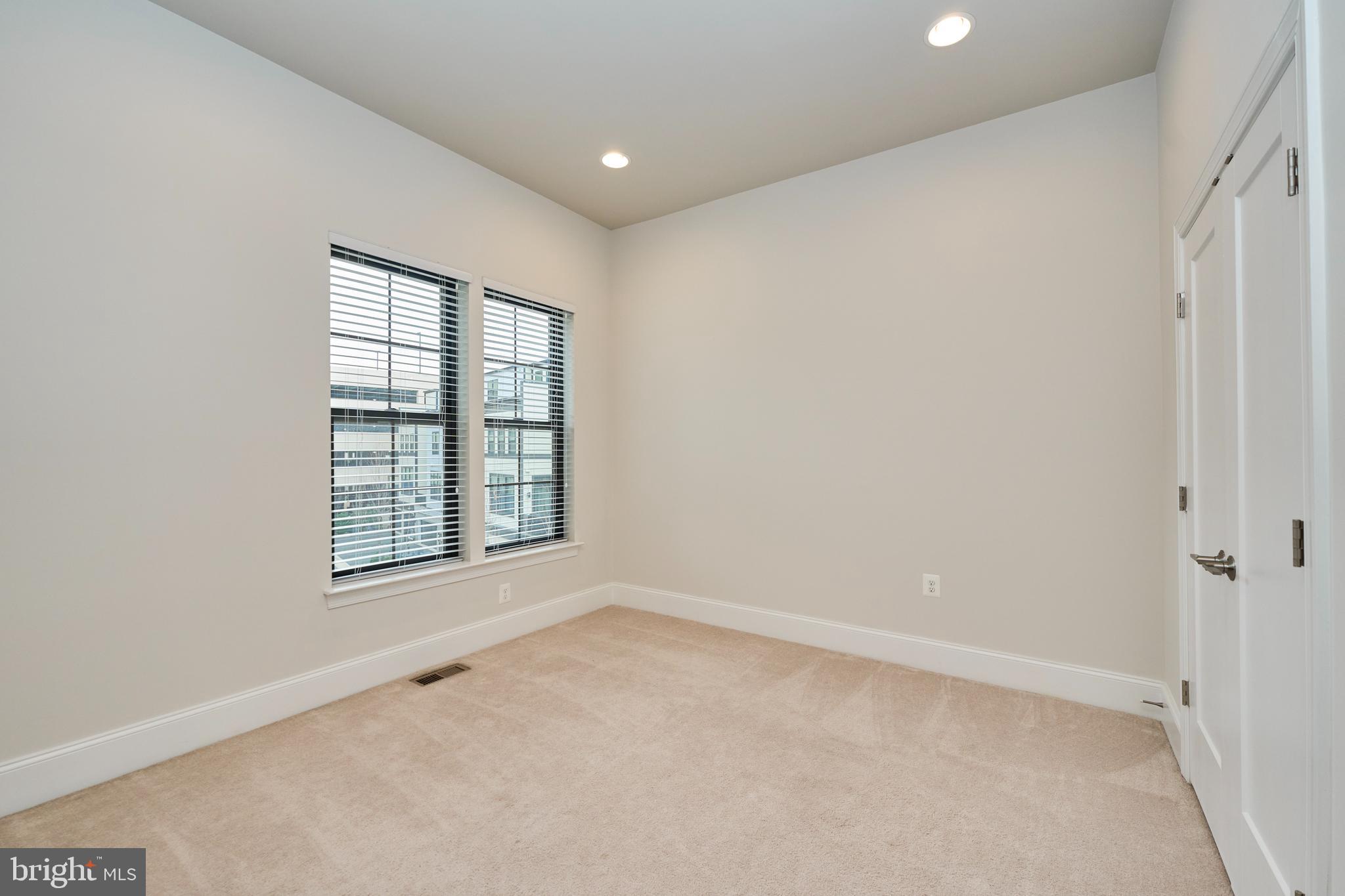 ONE LOUDOUN - Residential Lease