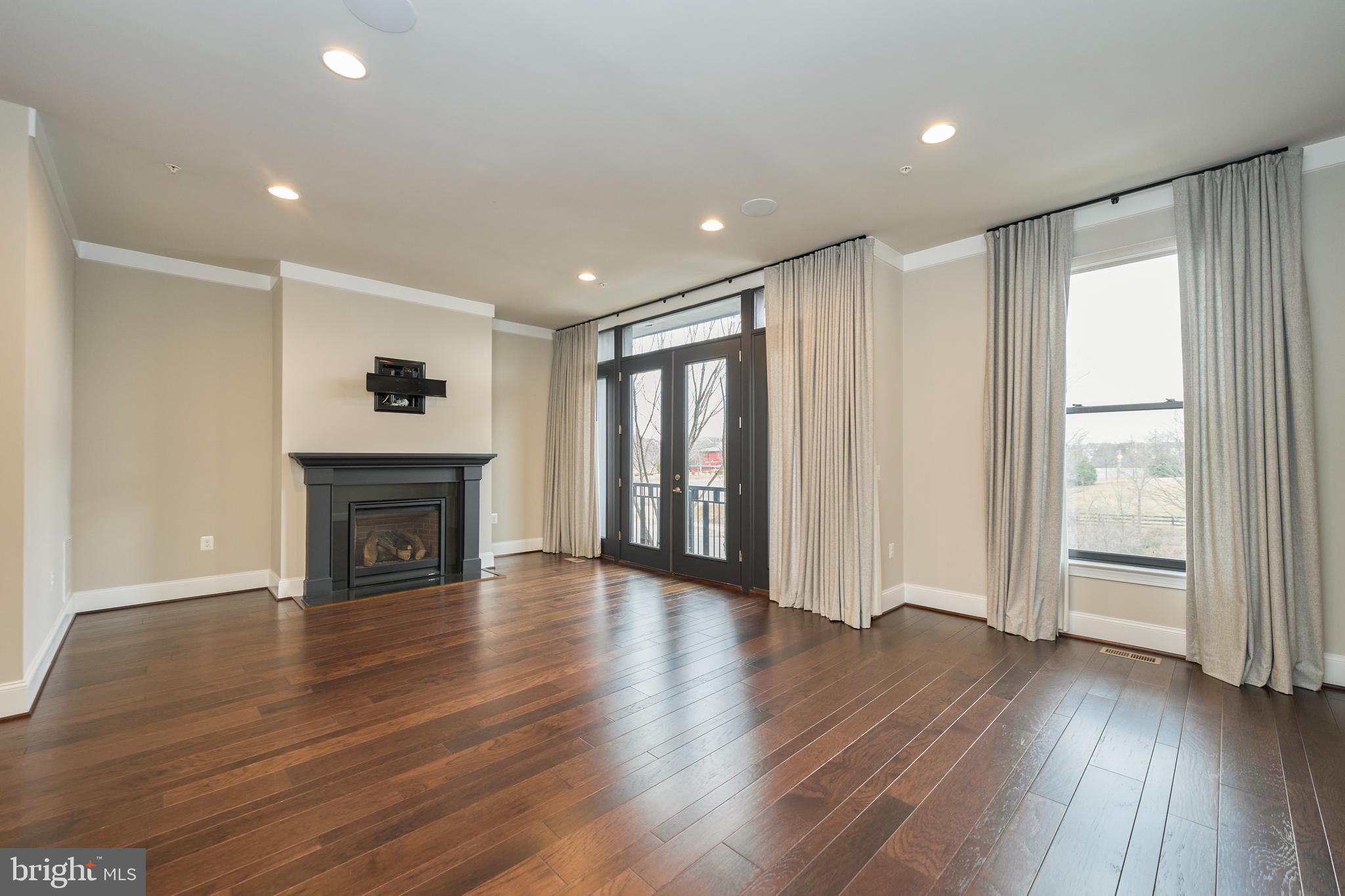 ONE LOUDOUN - Residential Lease