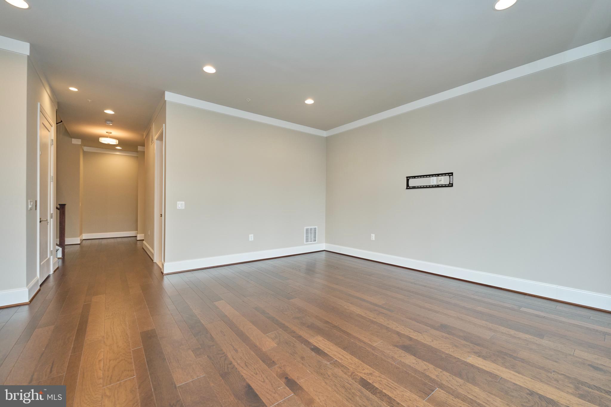 ONE LOUDOUN - Residential Lease