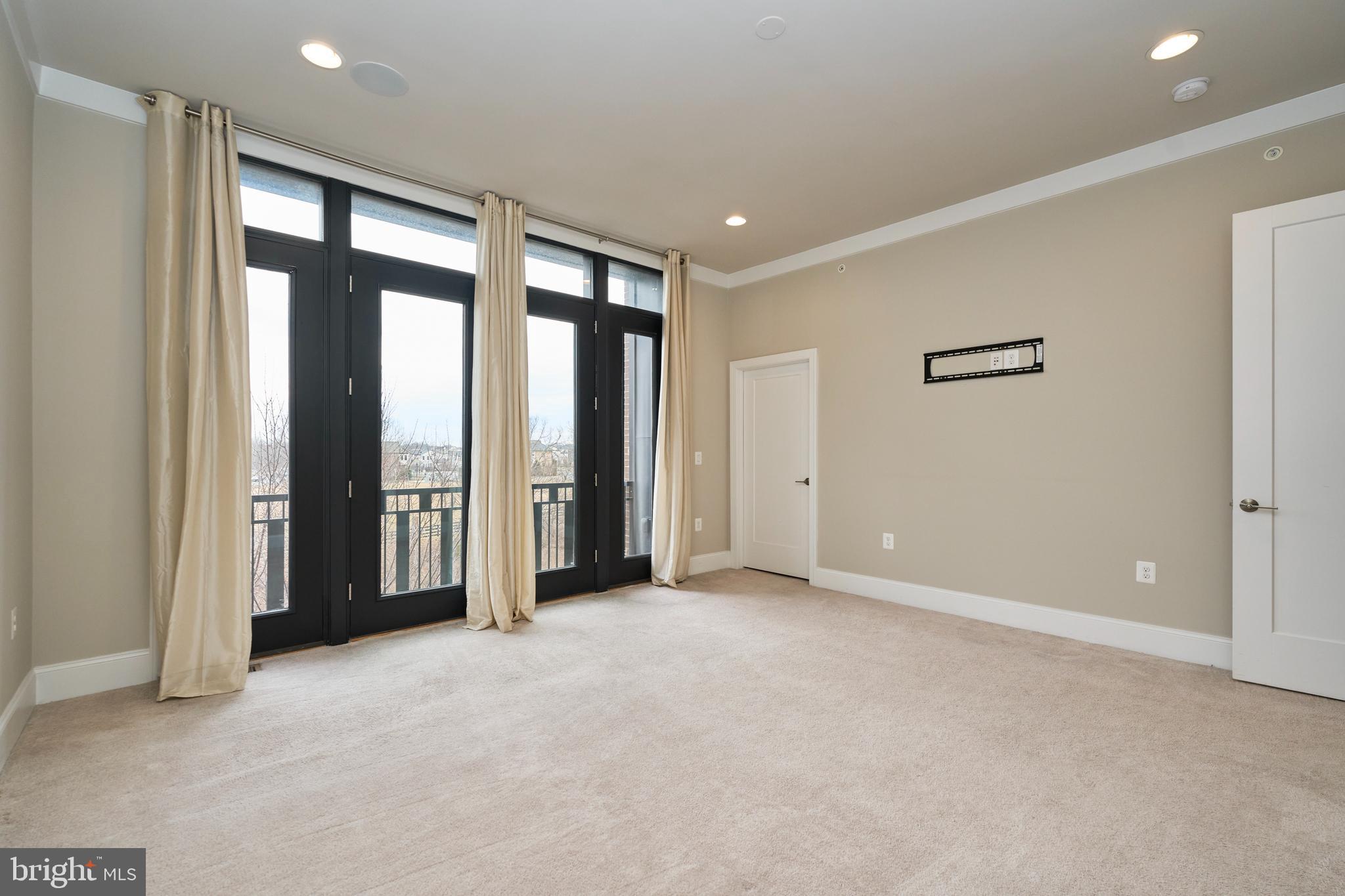 ONE LOUDOUN - Residential Lease