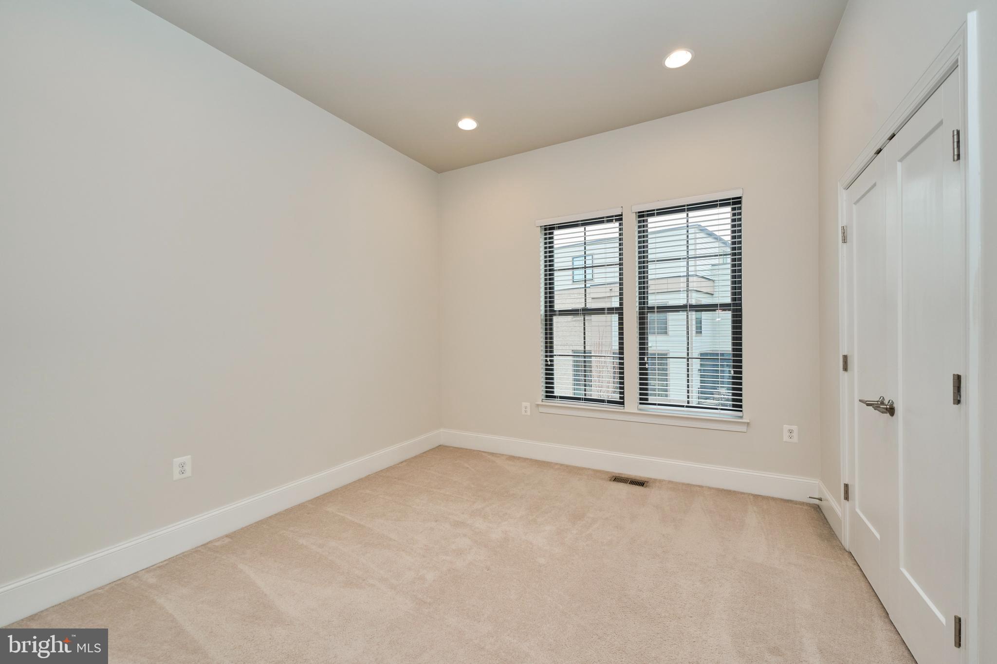 ONE LOUDOUN - Residential Lease