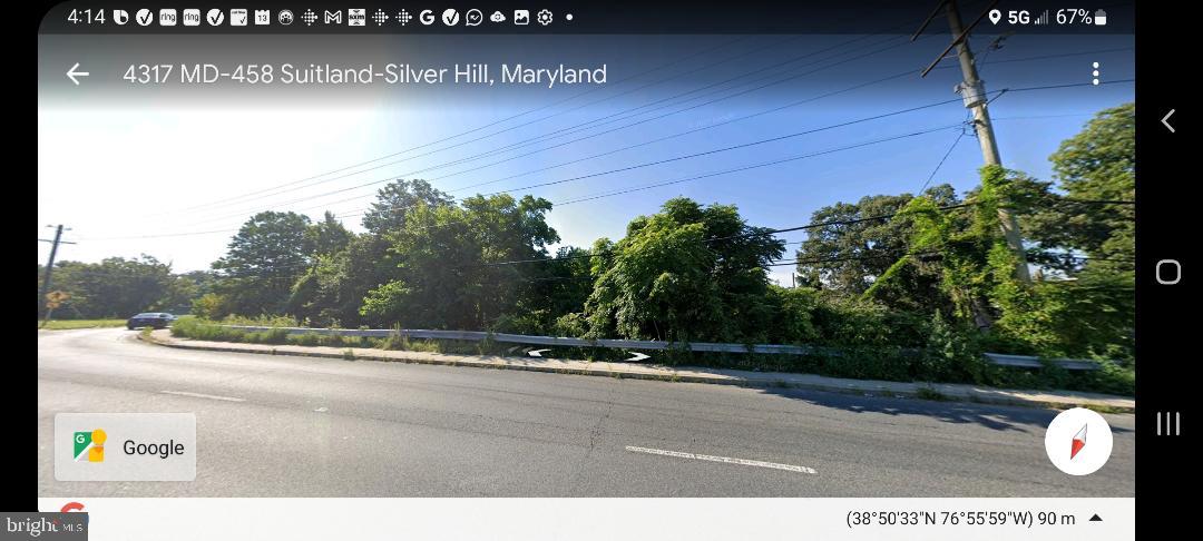 Main image without alt text