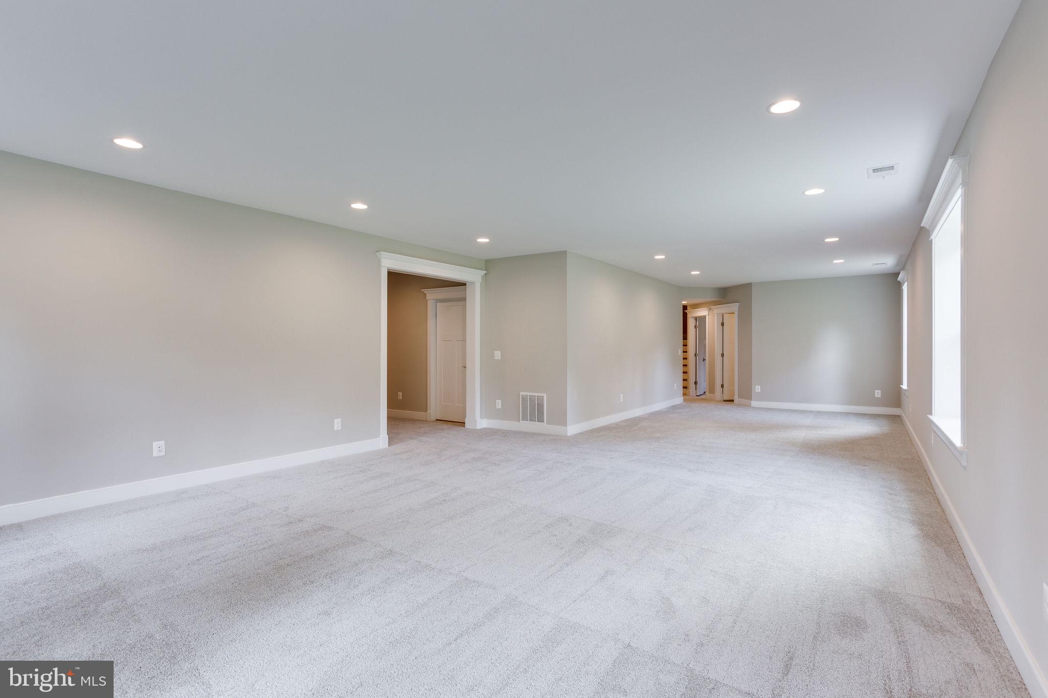 BROYHILL GLEN GARY PARK - Residential