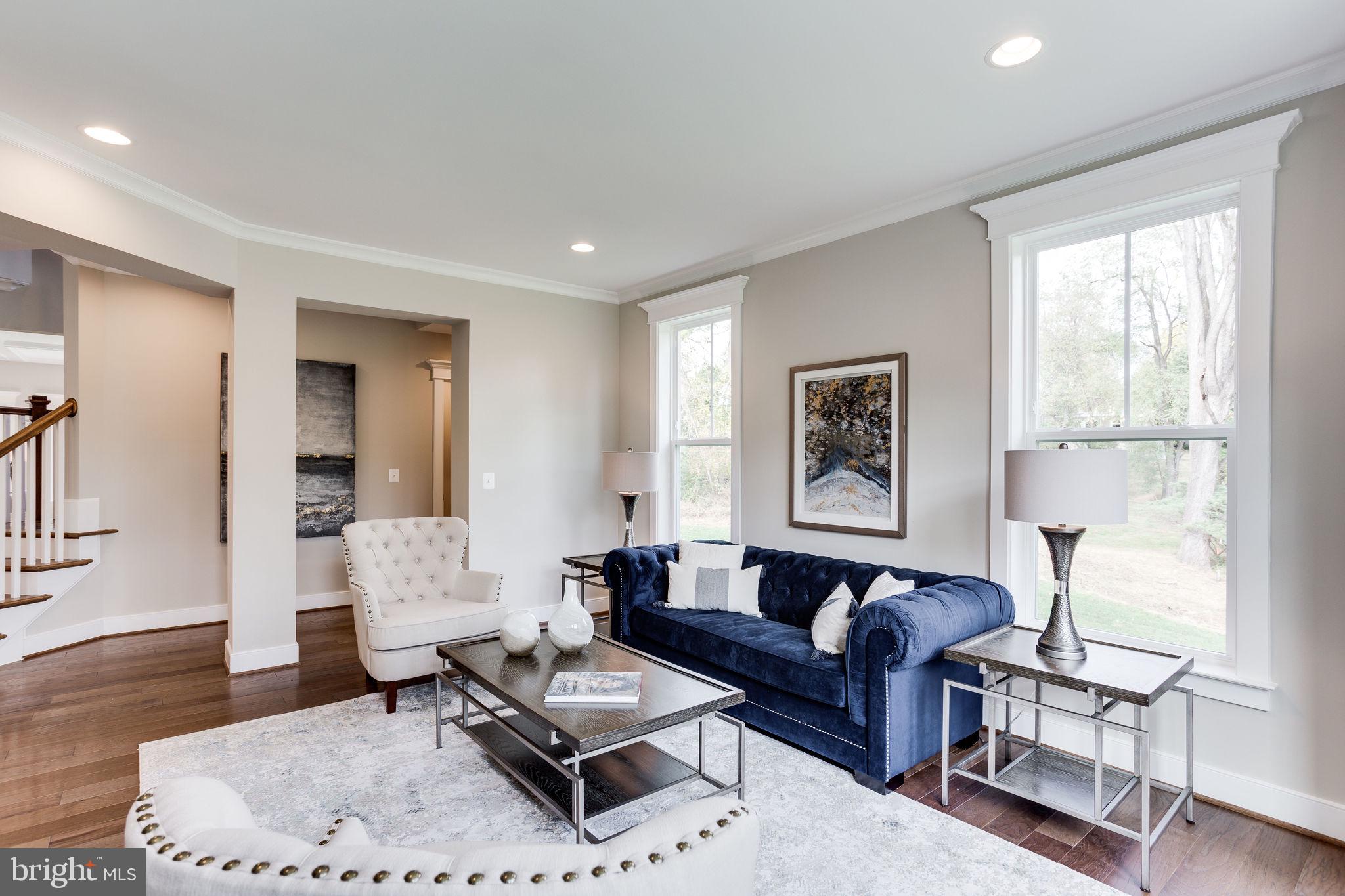 BROYHILL GLEN GARY PARK - Residential