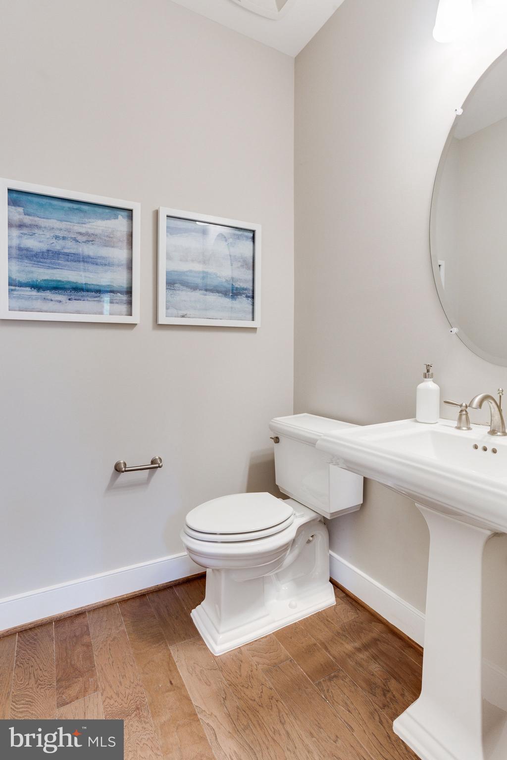 BROYHILL GLEN GARY PARK - Residential