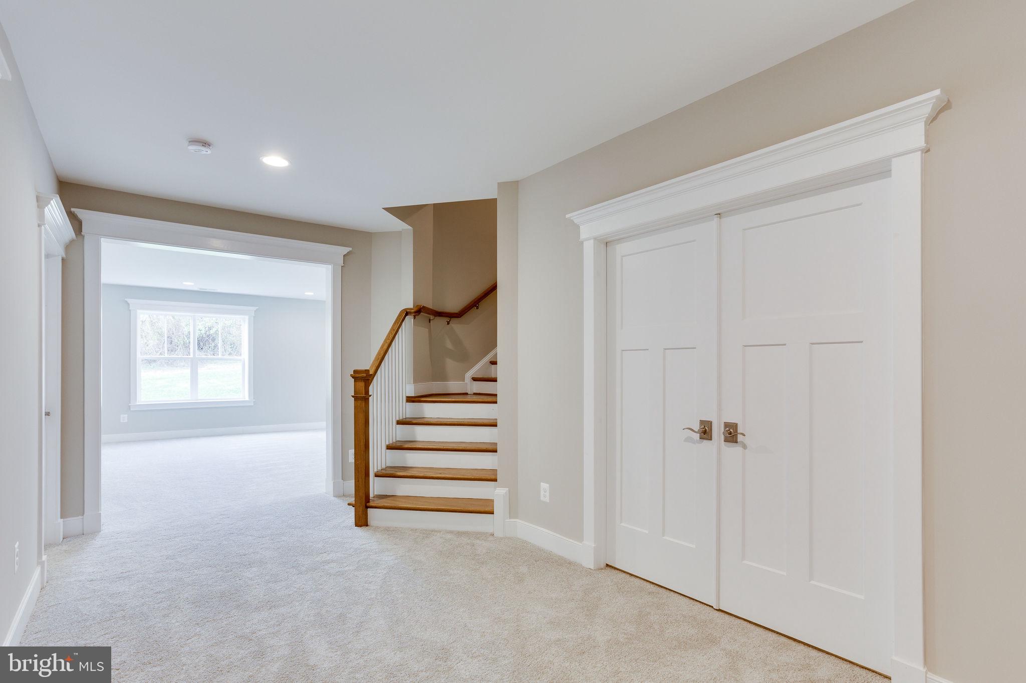 BROYHILL GLEN GARY PARK - Residential