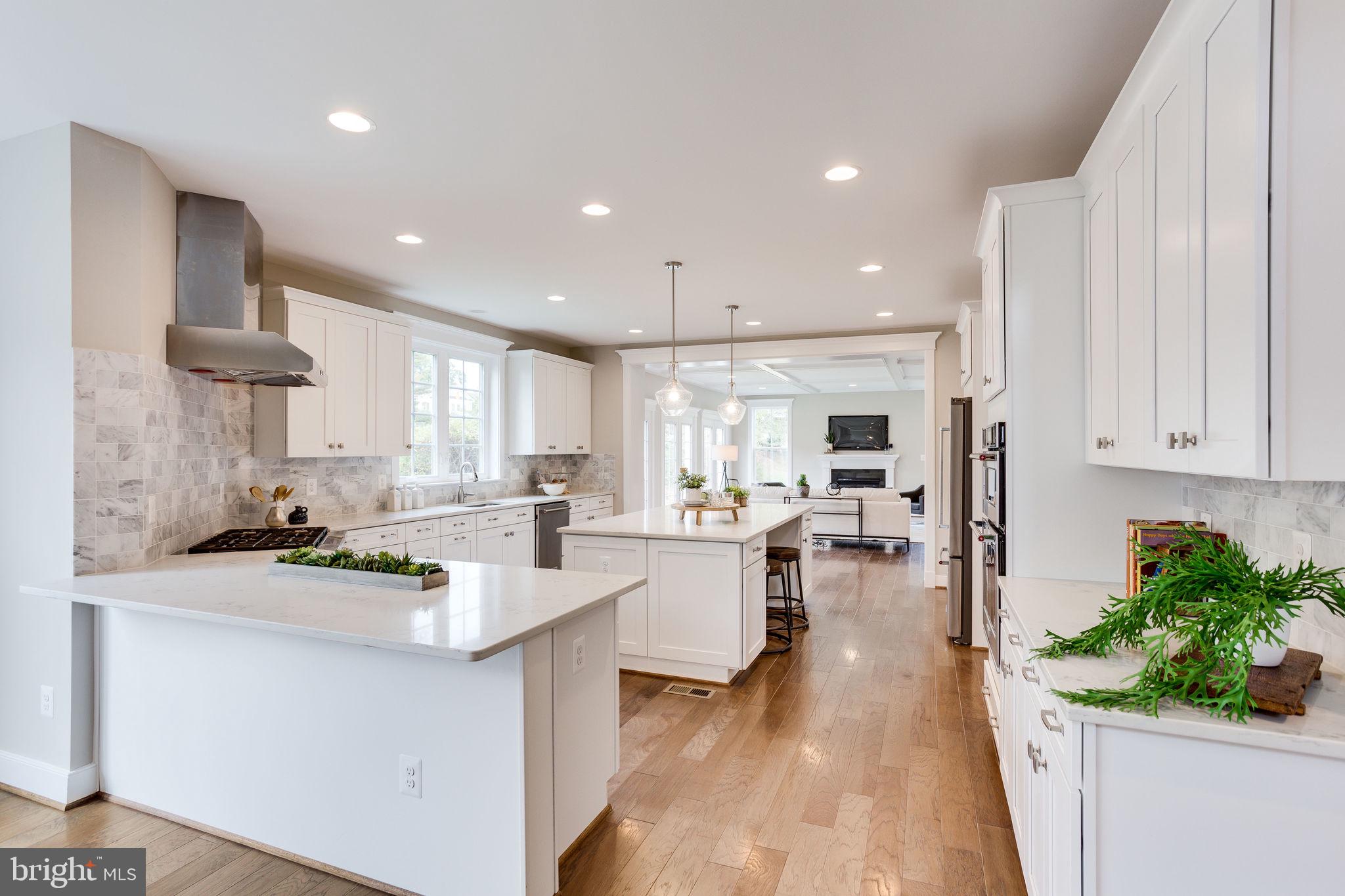 BROYHILL GLEN GARY PARK - Residential