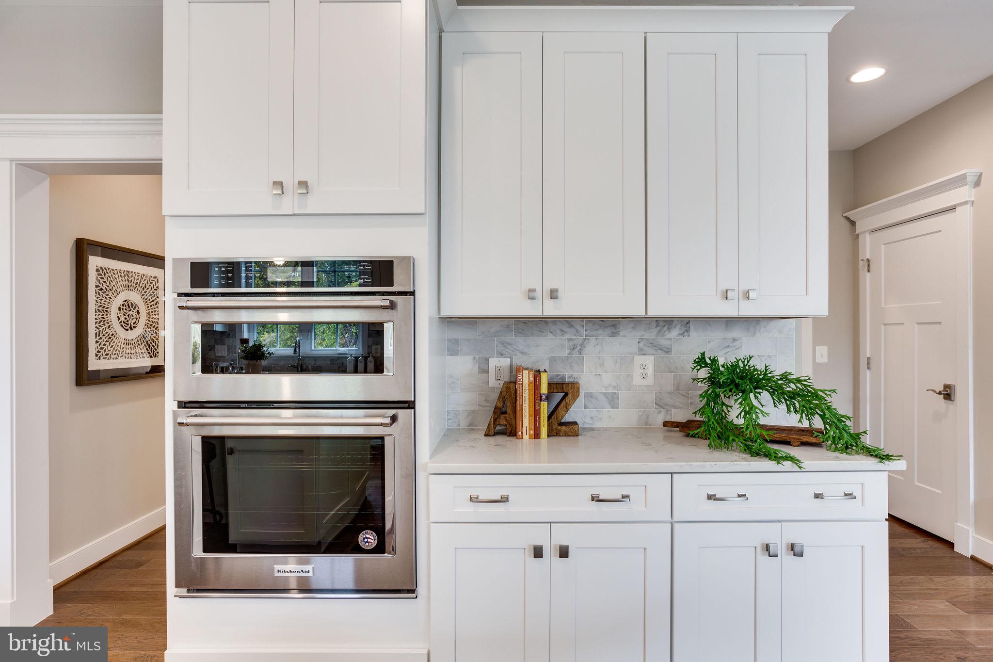 BROYHILL GLEN GARY PARK - Residential