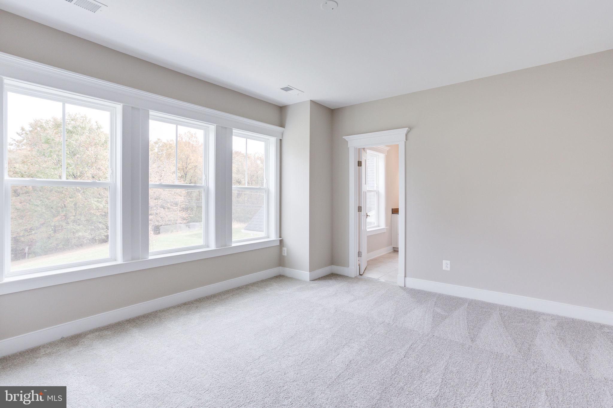 BROYHILL GLEN GARY PARK - Residential