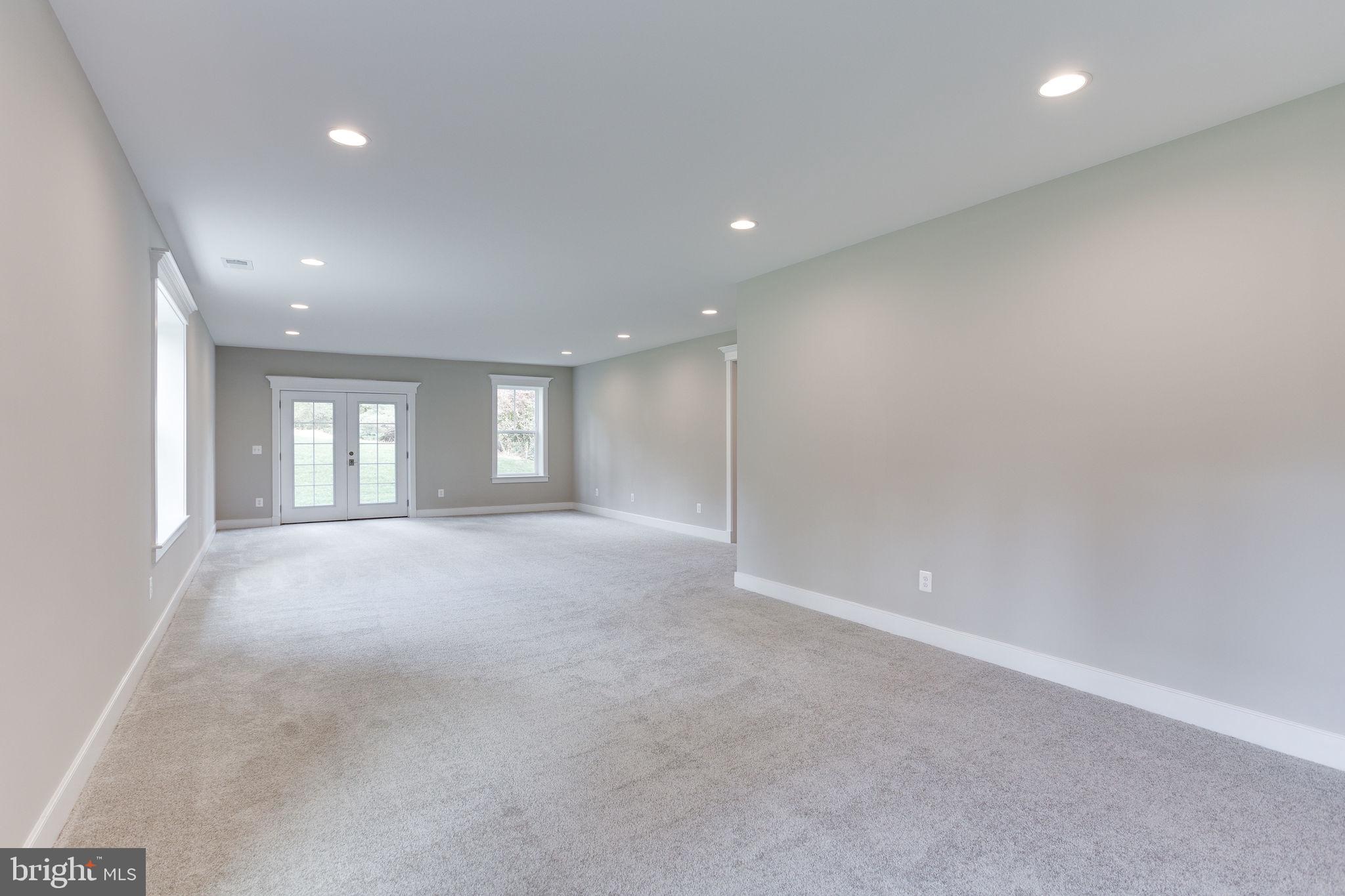 BROYHILL GLEN GARY PARK - Residential