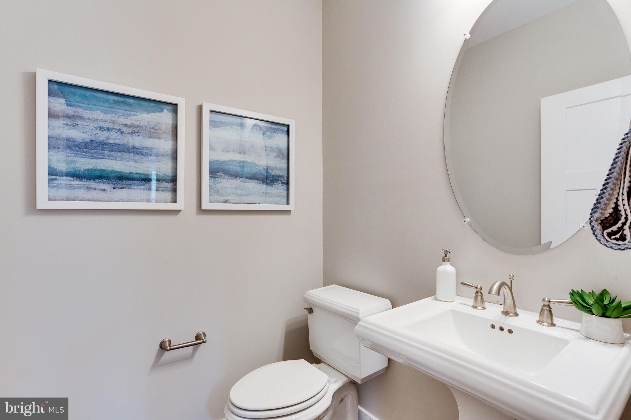 BROYHILL GLEN GARY PARK - Residential