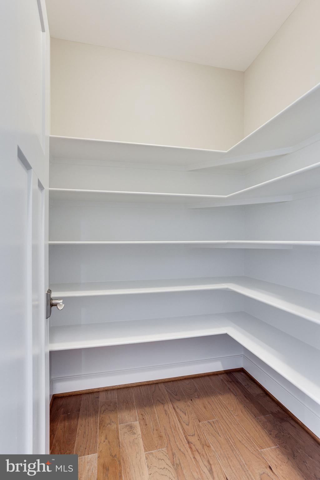 BROYHILL GLEN GARY PARK - Residential