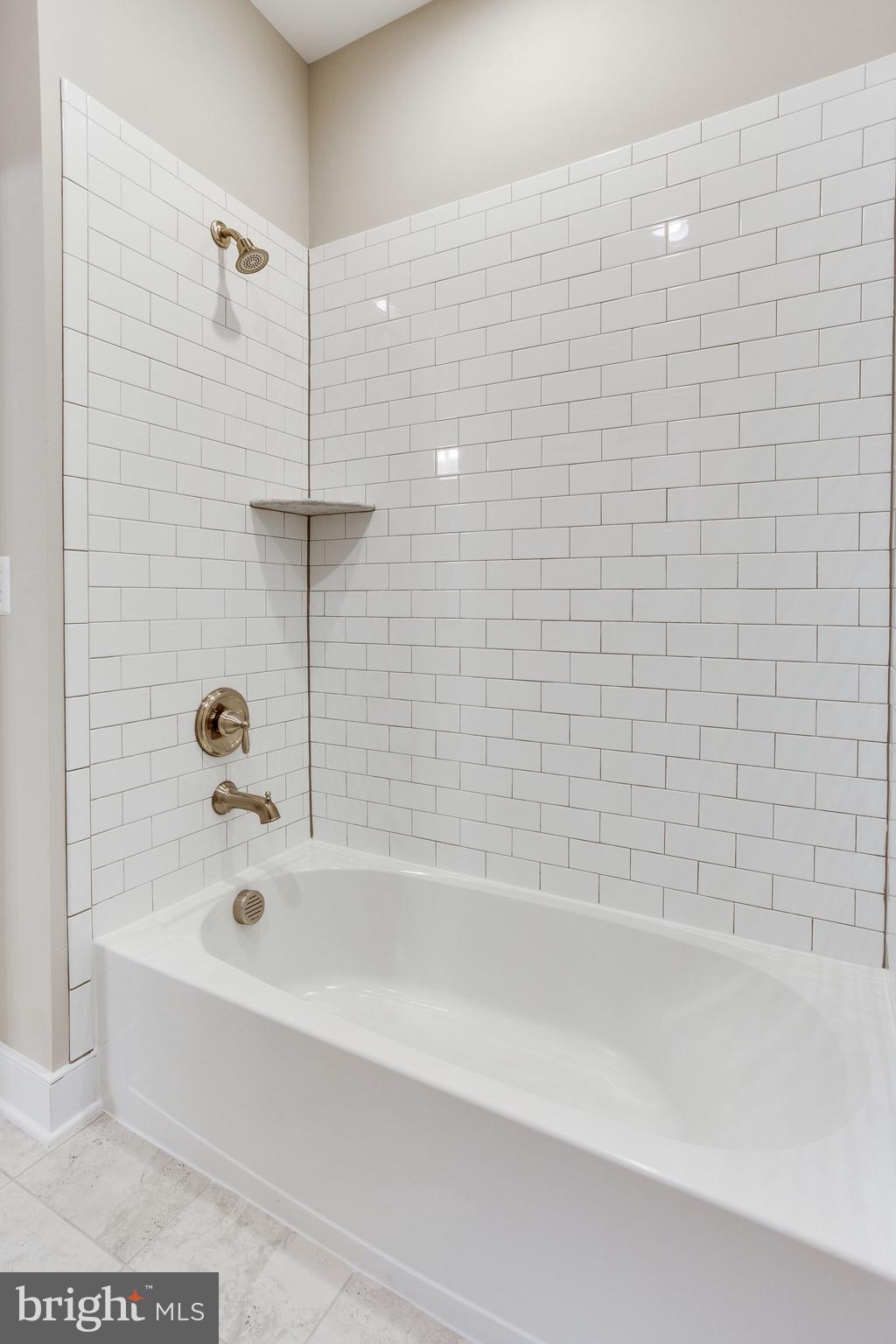 BROYHILL GLEN GARY PARK - Residential