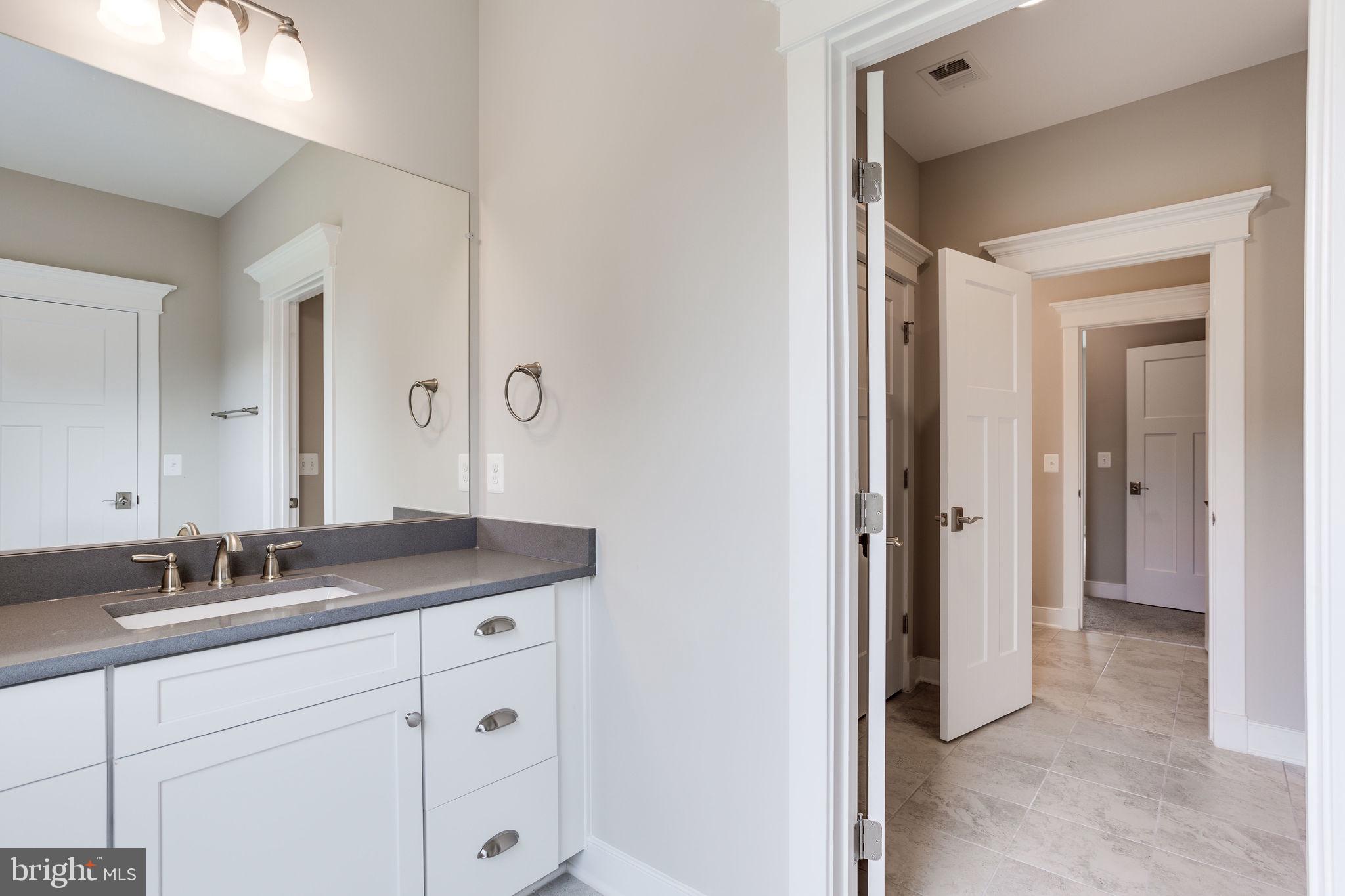 BROYHILL GLEN GARY PARK - Residential