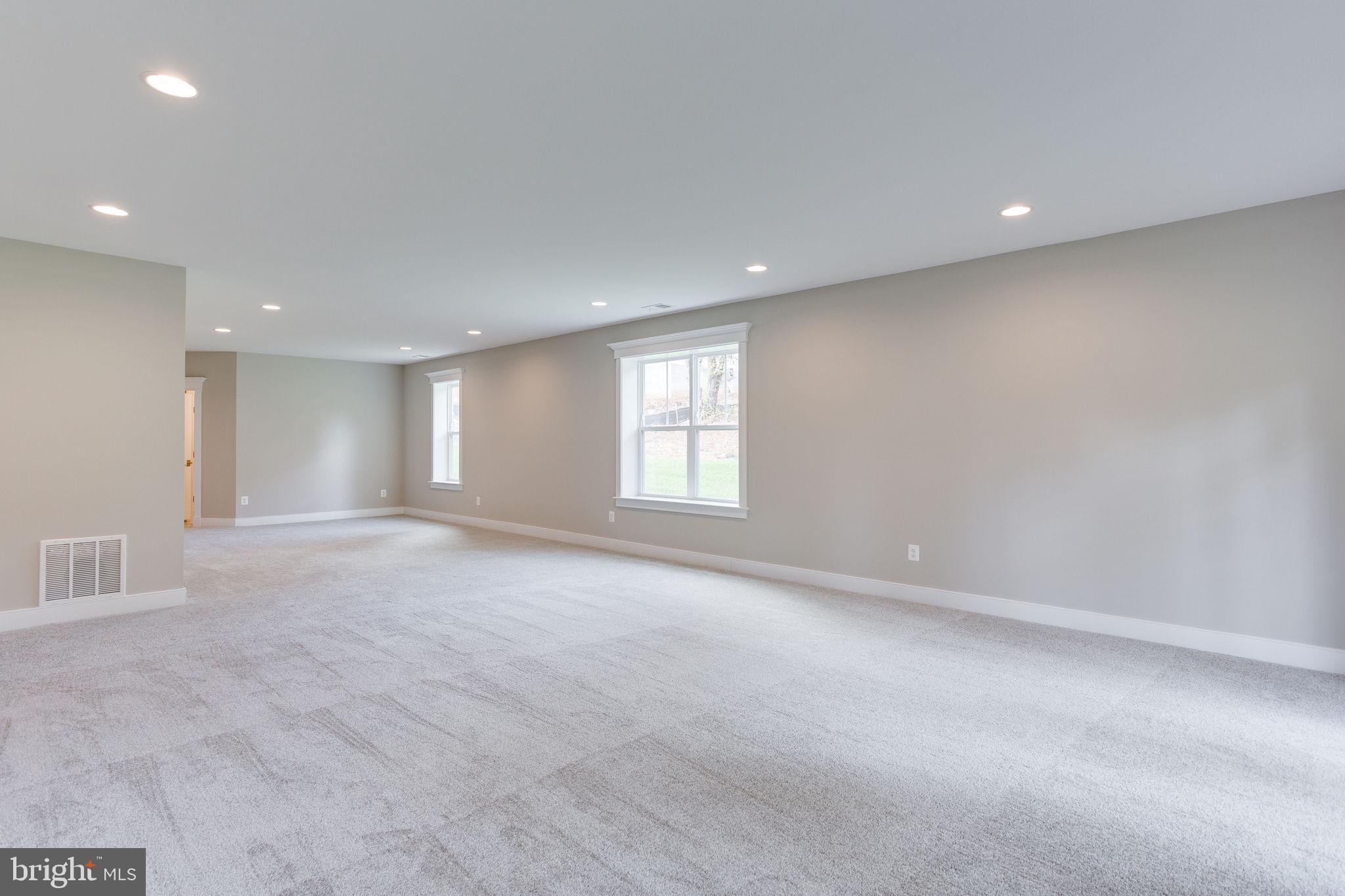 BROYHILL GLEN GARY PARK - Residential