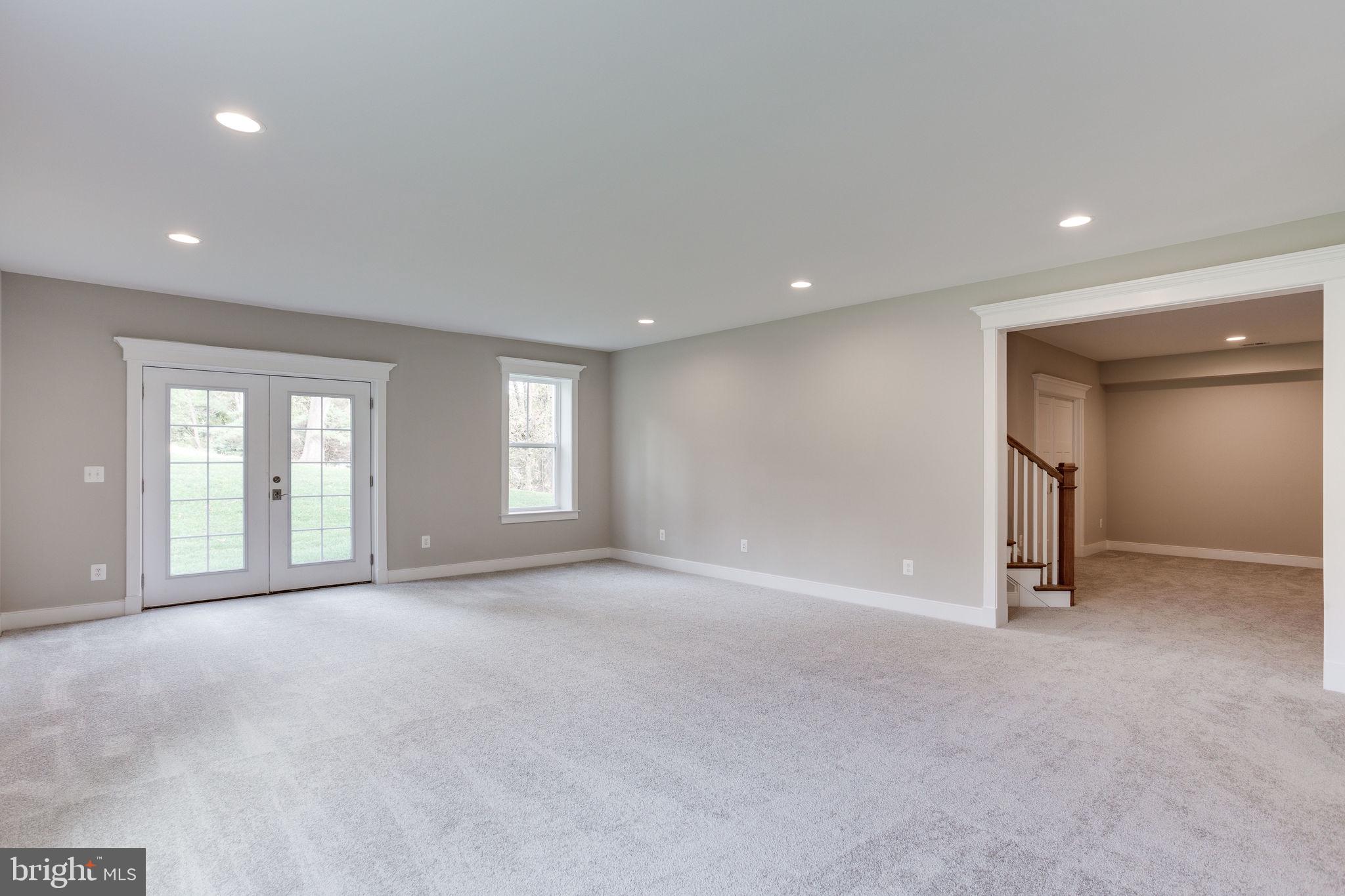 BROYHILL GLEN GARY PARK - Residential