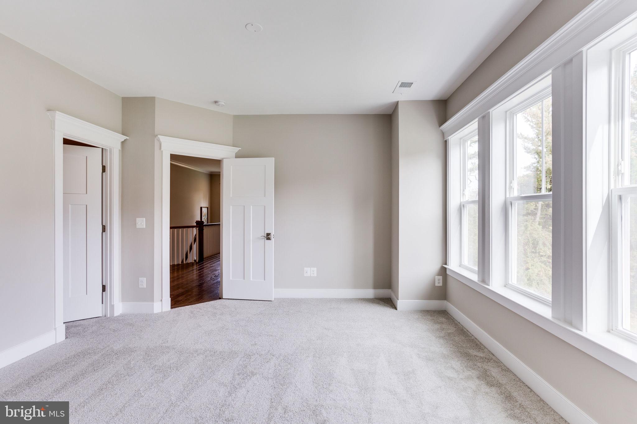 BROYHILL GLEN GARY PARK - Residential