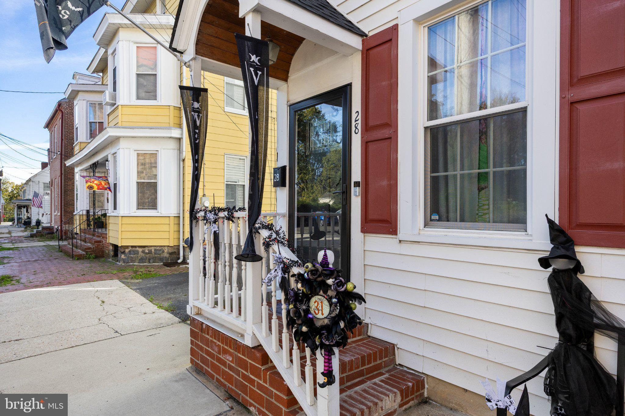 28 BRAINERD STREET