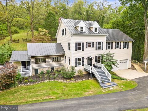 12894 FURNACE MOUNTAIN ROAD LOVETTSVILLE VA 20180