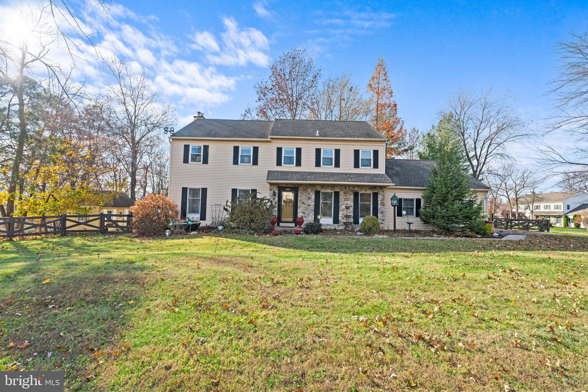 484 MOCKINGBIRD LANE