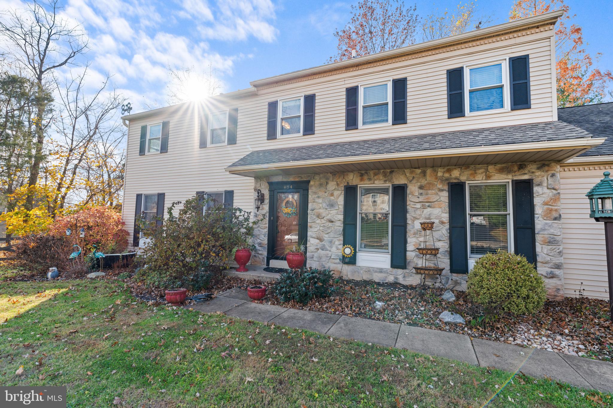 484 MOCKINGBIRD LANE