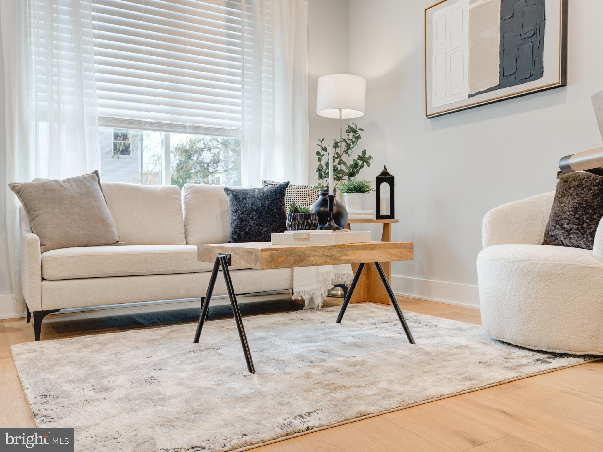 1933 N LEITHGOW STREET 35