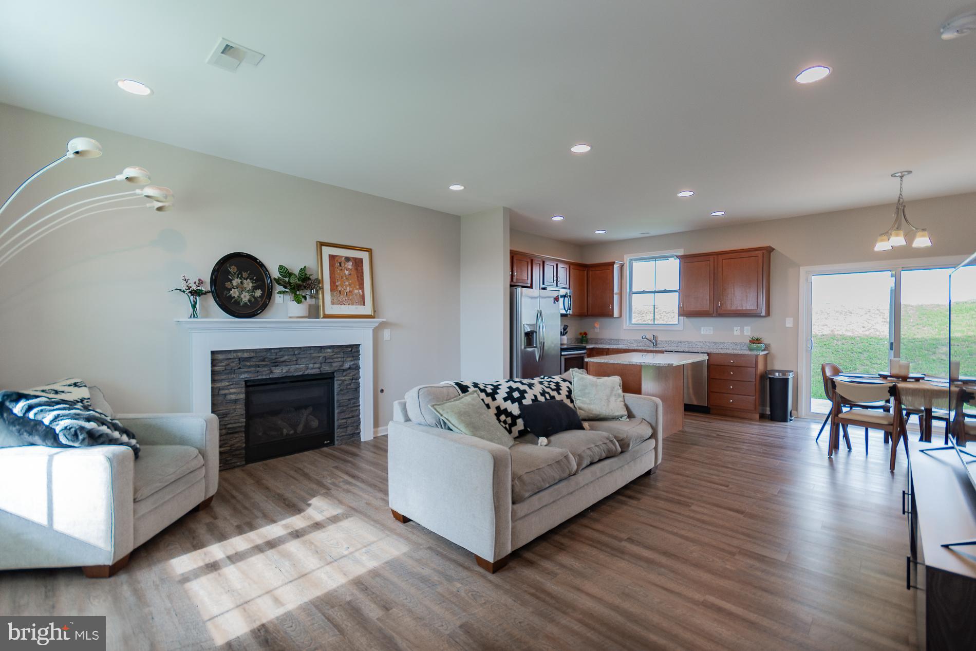 PRINCETON SHOALS - Residential